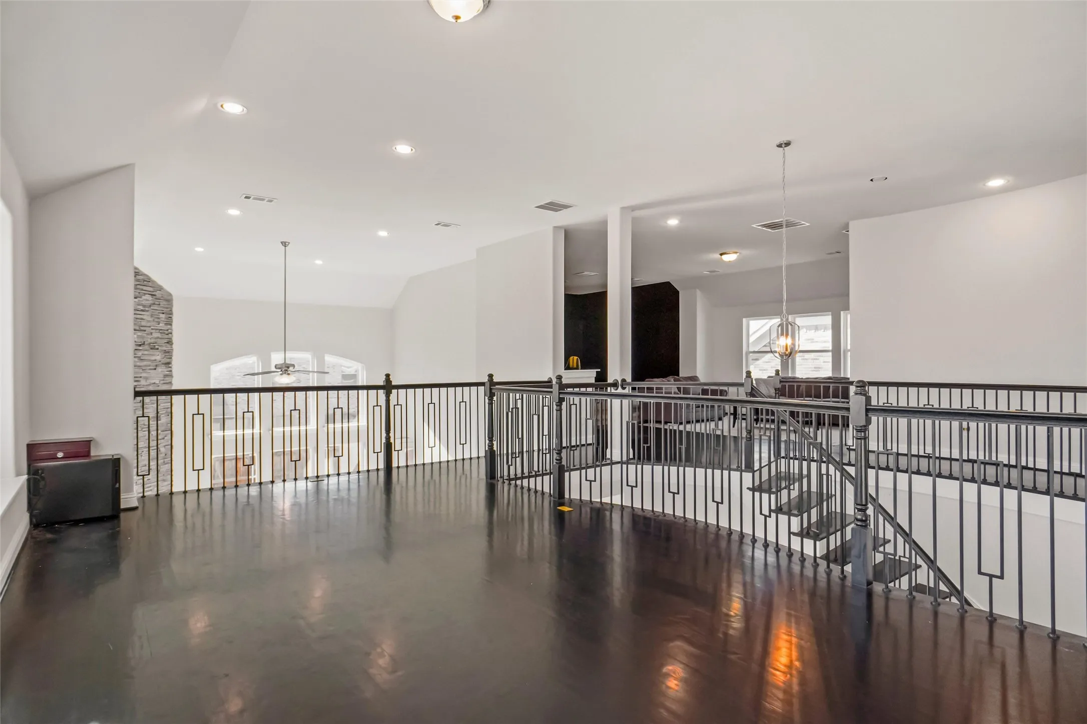 Single Family Residence For Sale in Denton County , 1237 Stagecoach Trail, Justin, Texas 76247, 5 Bedrooms, 4 Bathrooms, 2 Garage spaces, 4,400 Sqft, built in 2022, Preowned, Price $596,900, mls#21253571, Real Estate Agent in Justin, Homes For Sale in Denton county, Homes For Sale in Justin, Realtor in Justin Texas, Real Estate Brokerage Independent Realty Texas, Luminita Cordes Realtor