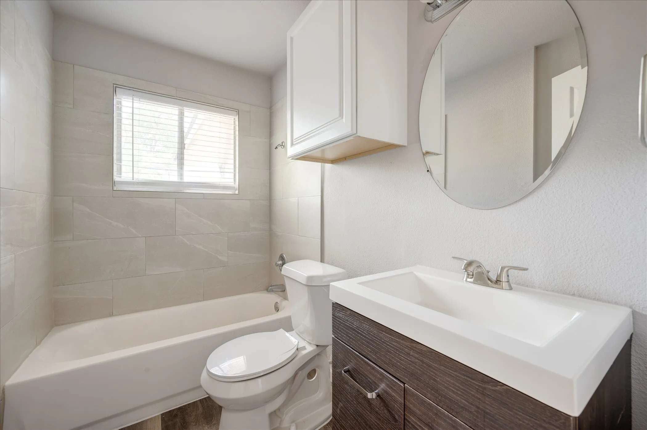 Single Family Residence For Sale in Tarrant County , 1902 Alan A Dale Road, Arlington, Texas 76013, 3 Bedroom, 2 Bathroom, Garage spaces, 1,284 Sqft, built in 1959, mls#21253742, Real Estate Agent in Arlington, Homes For Sale in Tarrant county, Homes For Sale in Arlington, Realtor in Arlington Texas, Real Estate Brokerage Independent Realty Texas, Luminita Cordes Realtor