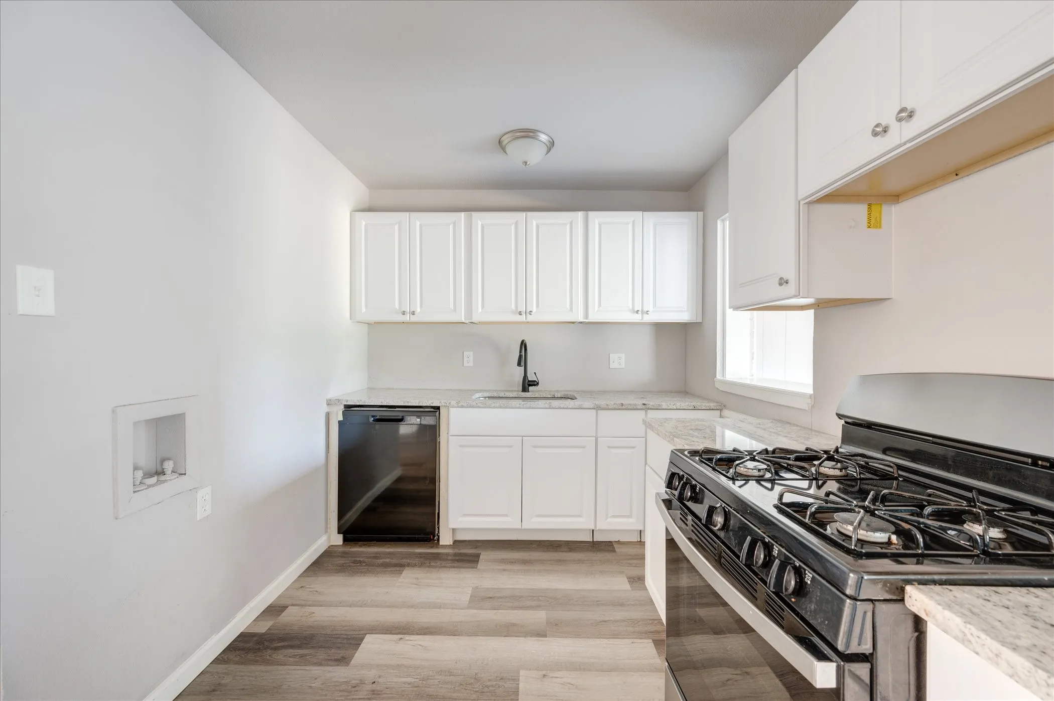 Single Family Residence For Sale in Tarrant County , 1902 Alan A Dale Road, Arlington, Texas 76013, 3 Bedroom, 2 Bathroom, Garage spaces, 1,284 Sqft, built in 1959, mls#21253742, Real Estate Agent in Arlington, Homes For Sale in Tarrant county, Homes For Sale in Arlington, Realtor in Arlington Texas, Real Estate Brokerage Independent Realty Texas, Luminita Cordes Realtor