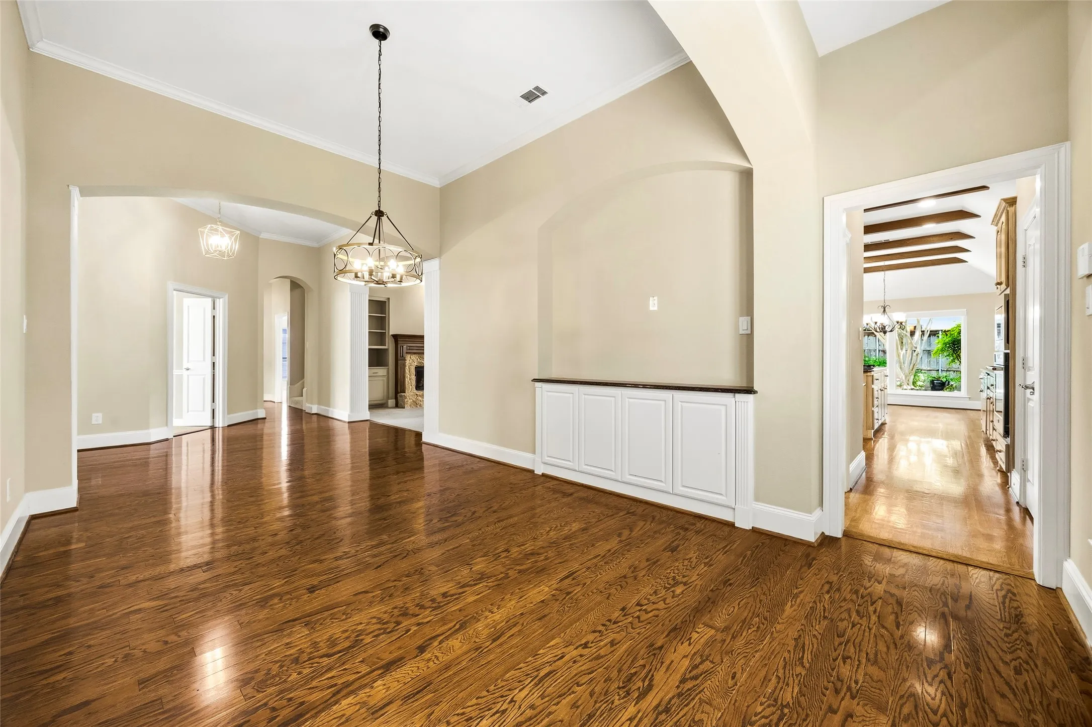 Single Family Residence For Sale in Rockwall County , 15 Center Court, Heath, Texas 75032, 4 Bedroom, 2 Bathroom, 2 Garage spaces, 2,981 Sqft, built in 2001, Preowned, mls#21253737, Real Estate Agent in Heath, Homes For Sale in Rockwall county, Homes For Sale in Heath, Realtor in Heath Texas, Real Estate Brokerage Independent Realty Texas, Luminita Cordes Realtor
