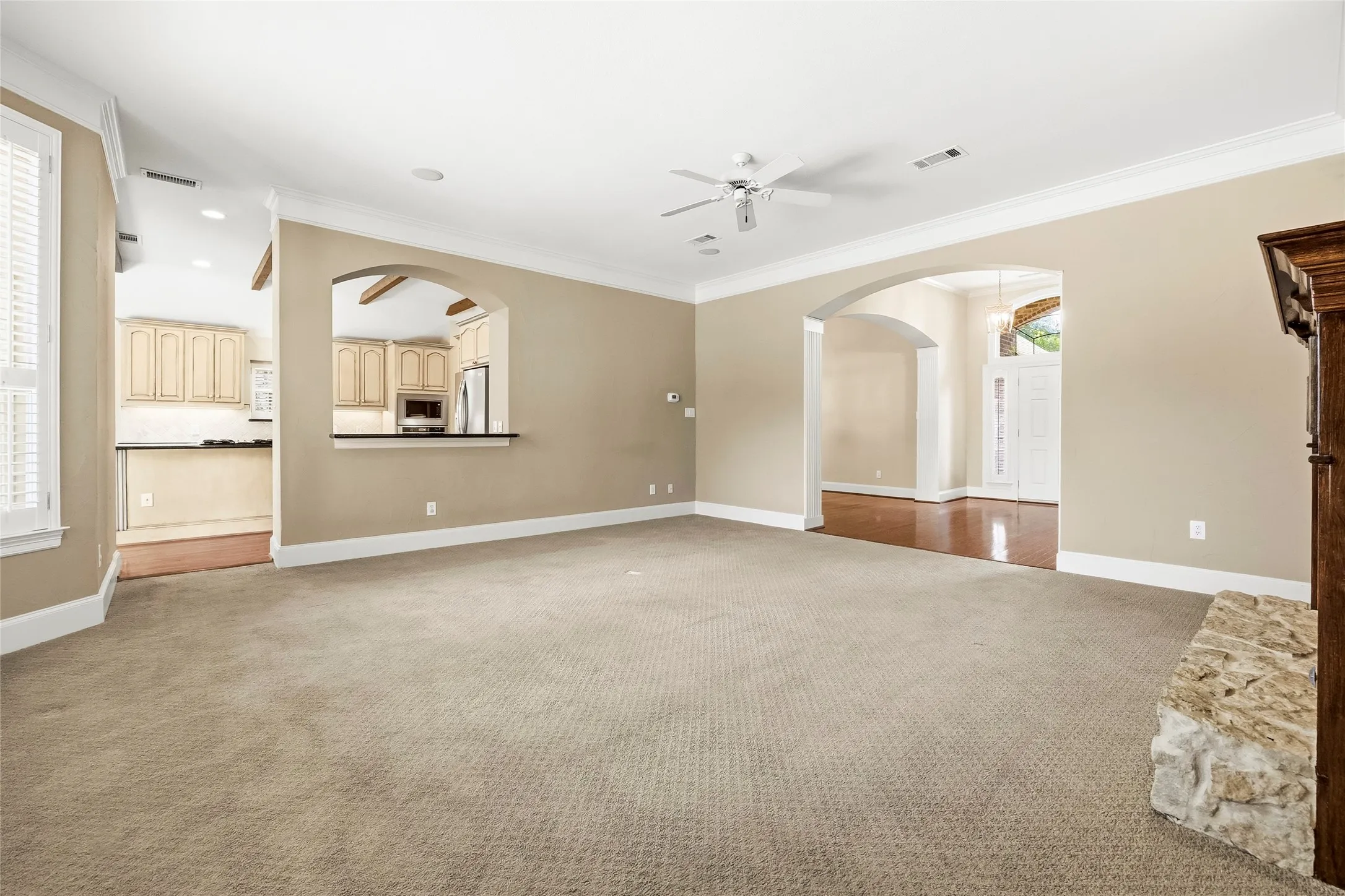 Single Family Residence For Sale in Rockwall County , 15 Center Court, Heath, Texas 75032, 4 Bedroom, 2 Bathroom, 2 Garage spaces, 2,981 Sqft, built in 2001, Preowned, mls#21253737, Real Estate Agent in Heath, Homes For Sale in Rockwall county, Homes For Sale in Heath, Realtor in Heath Texas, Real Estate Brokerage Independent Realty Texas, Luminita Cordes Realtor