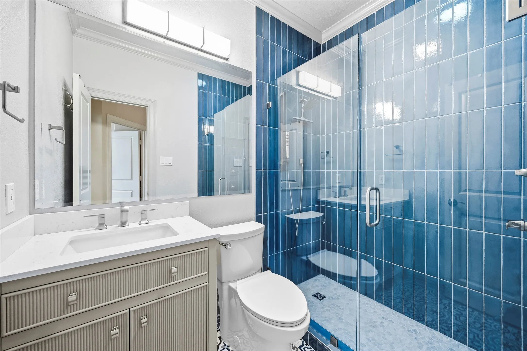 Single Family Residence For Sale in Rockwall County , 15 Center Court, Heath, Texas 75032, 4 Bedroom, 2 Bathroom, 2 Garage spaces, 2,981 Sqft, built in 2001, Preowned, mls#21253737, Real Estate Agent in Heath, Homes For Sale in Rockwall county, Homes For Sale in Heath, Realtor in Heath Texas, Real Estate Brokerage Independent Realty Texas, Luminita Cordes Realtor