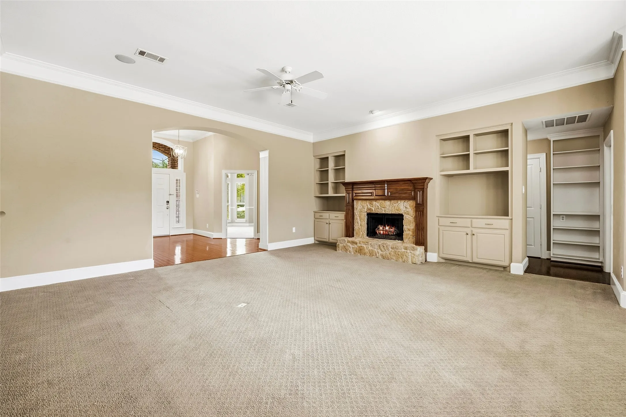 Single Family Residence For Sale in Rockwall County , 15 Center Court, Heath, Texas 75032, 4 Bedroom, 2 Bathroom, 2 Garage spaces, 2,981 Sqft, built in 2001, Preowned, mls#21253737, Real Estate Agent in Heath, Homes For Sale in Rockwall county, Homes For Sale in Heath, Realtor in Heath Texas, Real Estate Brokerage Independent Realty Texas, Luminita Cordes Realtor