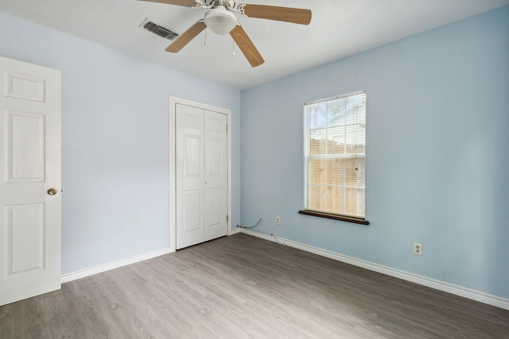 Single Family Residence For Rent in Denton County , 1424 Knight Street, Denton, Texas 76205, 2 Bedrooms, 1 Bathroom, Garage spaces, 764 Sqft, built in 1940, Price $1,695, mls#21253784, Real Estate Agent in Denton, Homes For Rent in Denton county, Homes For Rent in Denton, Realtor in Denton Texas, Real Estate Brokerage Independent Realty Texas, Luminita Cordes Realtor