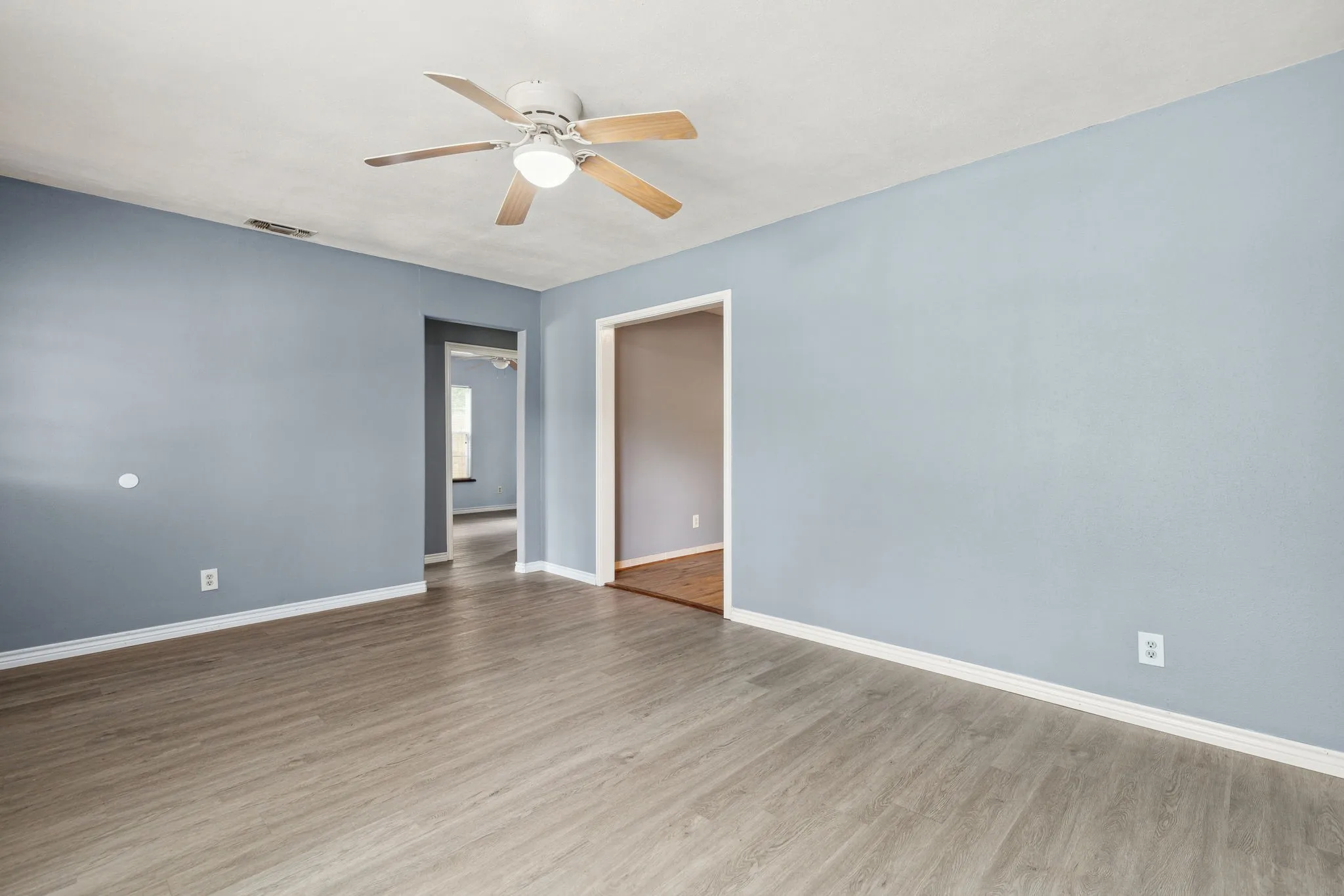 Single Family Residence For Rent in Denton County , 1424 Knight Street, Denton, Texas 76205, 2 Bedrooms, 1 Bathroom, Garage spaces, 764 Sqft, built in 1940, Price $1,695, mls#21253784, Real Estate Agent in Denton, Homes For Rent in Denton county, Homes For Rent in Denton, Realtor in Denton Texas, Real Estate Brokerage Independent Realty Texas, Luminita Cordes Realtor