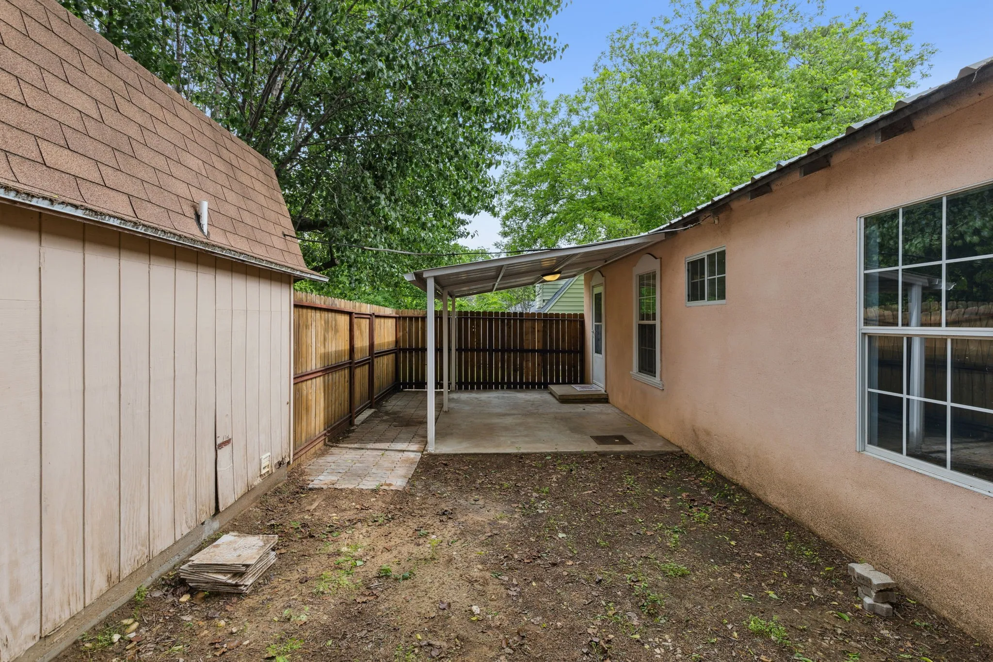 Single Family Residence For Rent in Denton County , 1424 Knight Street, Denton, Texas 76205, 2 Bedrooms, 1 Bathroom, Garage spaces, 764 Sqft, built in 1940, Price $1,695, mls#21253784, Real Estate Agent in Denton, Homes For Rent in Denton county, Homes For Rent in Denton, Realtor in Denton Texas, Real Estate Brokerage Independent Realty Texas, Luminita Cordes Realtor