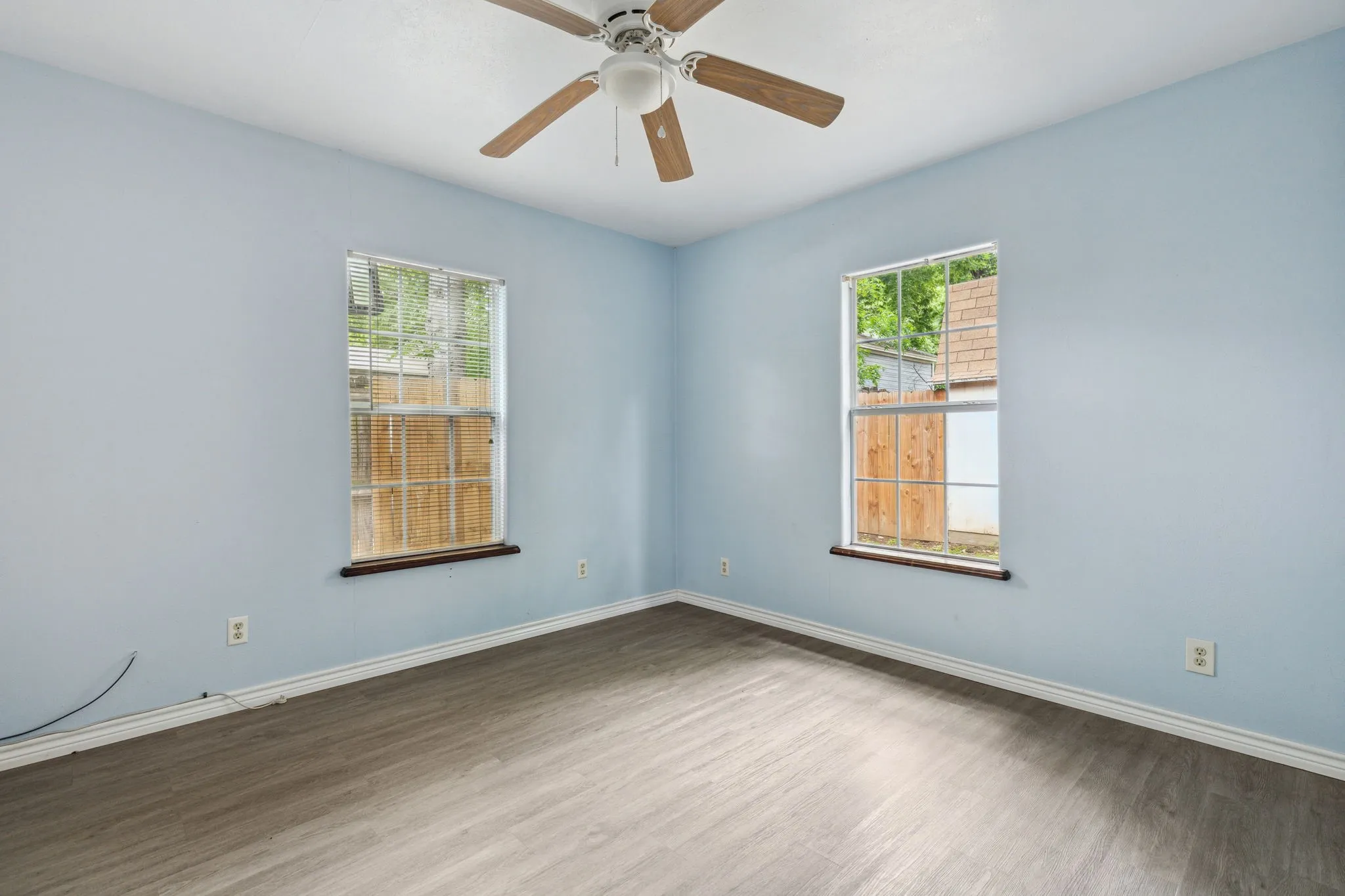 Single Family Residence For Rent in Denton County , 1424 Knight Street, Denton, Texas 76205, 2 Bedrooms, 1 Bathroom, Garage spaces, 764 Sqft, built in 1940, Price $1,695, mls#21253784, Real Estate Agent in Denton, Homes For Rent in Denton county, Homes For Rent in Denton, Realtor in Denton Texas, Real Estate Brokerage Independent Realty Texas, Luminita Cordes Realtor