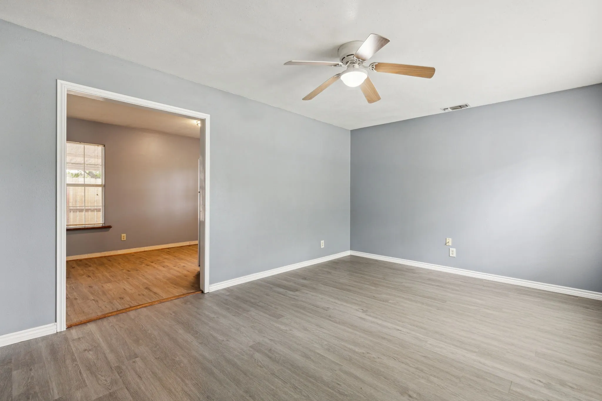 Single Family Residence For Rent in Denton County , 1424 Knight Street, Denton, Texas 76205, 2 Bedrooms, 1 Bathroom, Garage spaces, 764 Sqft, built in 1940, Price $1,695, mls#21253784, Real Estate Agent in Denton, Homes For Rent in Denton county, Homes For Rent in Denton, Realtor in Denton Texas, Real Estate Brokerage Independent Realty Texas, Luminita Cordes Realtor