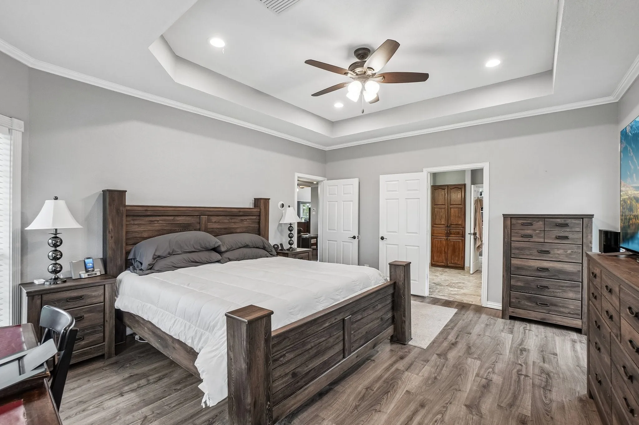 Single Family Residence For Sale in Ellis County , 1252 Orchard Lane, Ennis, Texas 75119, 5 Bedroom, 4 Bathroom, 3 Garage spaces, 3,226 Sqft, built in 2000, mls#21252993, Real Estate Agent in Ennis, Homes For Sale in Ellis county, Homes For Sale in Ennis, Realtor in Ennis Texas, Real Estate Brokerage Independent Realty Texas, Luminita Cordes Realtor