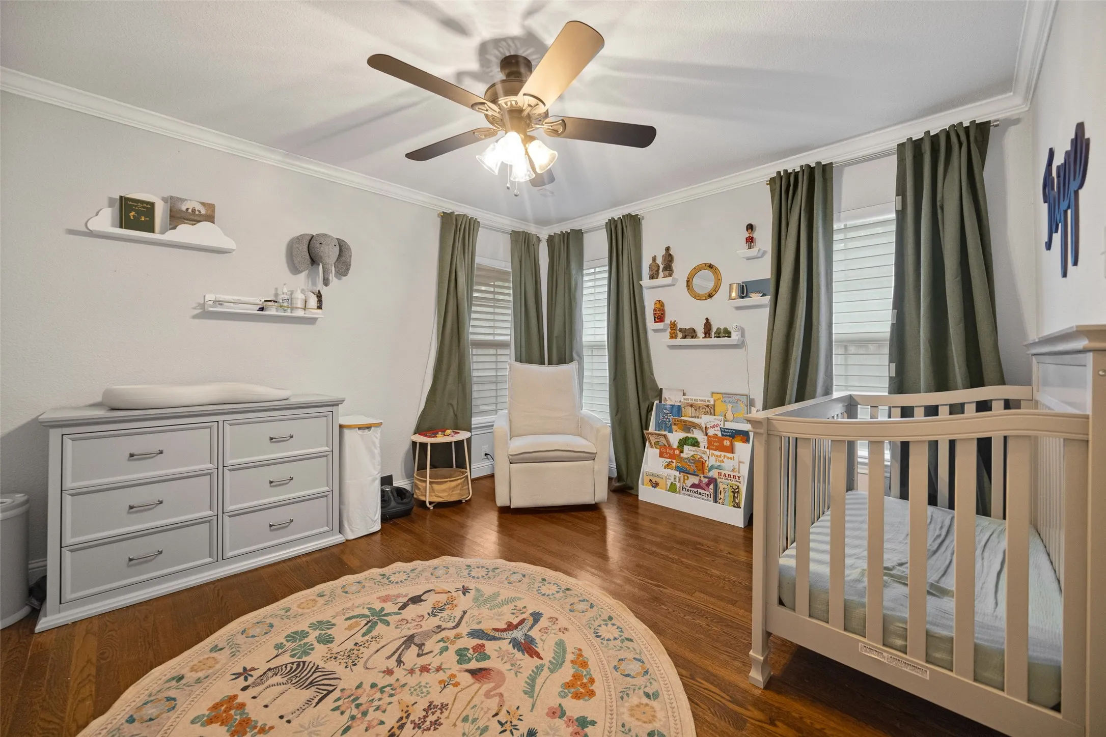 Single Family Residence For Sale in Dallas County , 5947 Mercedes Avenue, Dallas, Texas 75206, 3 Bedroom, 2 Bathroom, Garage spaces, 2,076 Sqft, built in 1948, mls#21253827, Real Estate Agent in Dallas, Homes For Sale in Dallas county, Homes For Sale in Dallas, Realtor in Dallas Texas, Real Estate Brokerage Independent Realty Texas, Luminita Cordes Realtor