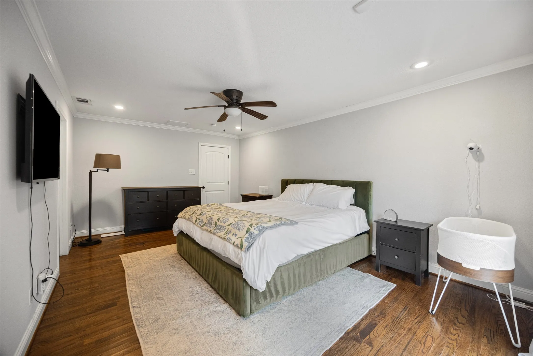 Single Family Residence For Sale in Dallas County , 5947 Mercedes Avenue, Dallas, Texas 75206, 3 Bedroom, 2 Bathroom, Garage spaces, 2,076 Sqft, built in 1948, mls#21253827, Real Estate Agent in Dallas, Homes For Sale in Dallas county, Homes For Sale in Dallas, Realtor in Dallas Texas, Real Estate Brokerage Independent Realty Texas, Luminita Cordes Realtor