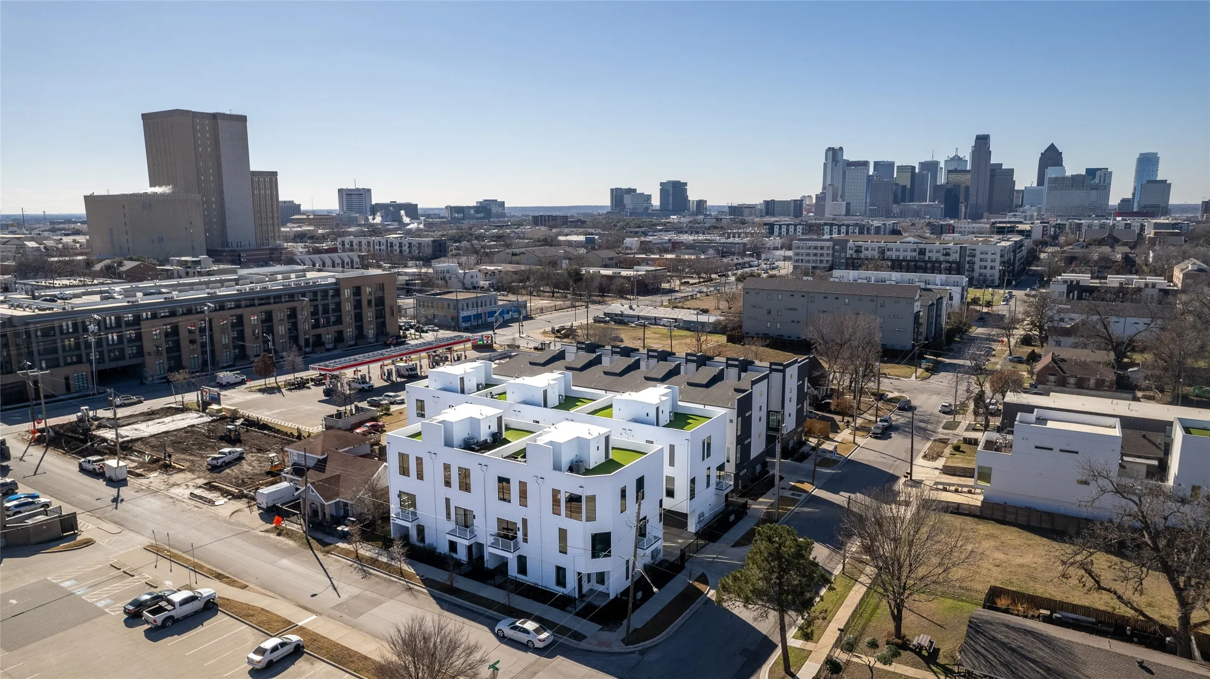 Townhouse For Rent in Dallas County , 4322 Roseland Avenue 9, Dallas, Texas 75204, 1 Bedroom, 1 Bathroom, 2 Garage spaces, 1,318 Sqft, built in 2022, New Construction - Complete, mls#21253813, Real Estate Agent in Dallas, Homes For Rent in Dallas county, Homes For Rent in Dallas, Realtor in Dallas Texas, Real Estate Brokerage Independent Realty Texas, Luminita Cordes Realtor