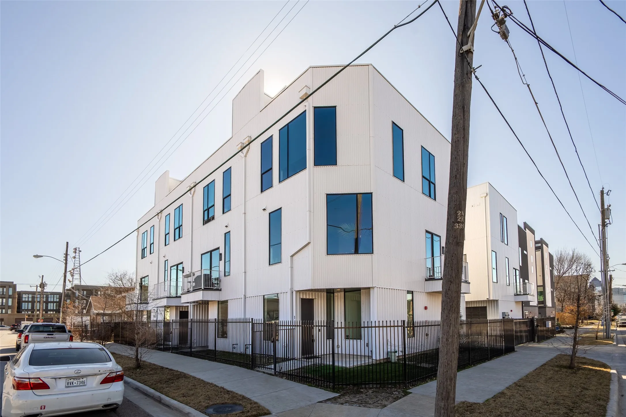 Townhouse For Rent in Dallas County , 4322 Roseland Avenue 9, Dallas, Texas 75204, 1 Bedroom, 1 Bathroom, 2 Garage spaces, 1,318 Sqft, built in 2022, New Construction - Complete, mls#21253813, Real Estate Agent in Dallas, Homes For Rent in Dallas county, Homes For Rent in Dallas, Realtor in Dallas Texas, Real Estate Brokerage Independent Realty Texas, Luminita Cordes Realtor