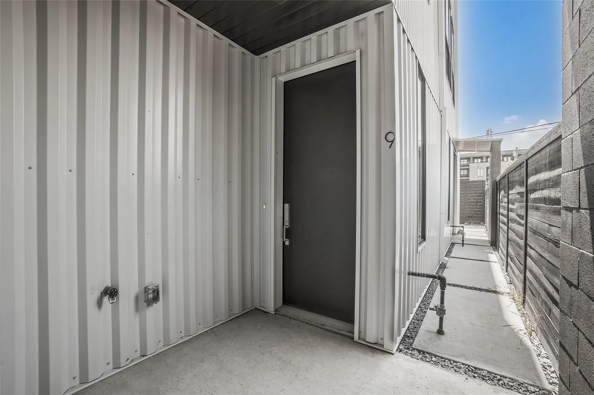 Townhouse For Rent in Dallas County , 4322 Roseland Avenue 9, Dallas, Texas 75204, 1 Bedroom, 1 Bathroom, 2 Garage spaces, 1,318 Sqft, built in 2022, New Construction - Complete, mls#21253813, Real Estate Agent in Dallas, Homes For Rent in Dallas county, Homes For Rent in Dallas, Realtor in Dallas Texas, Real Estate Brokerage Independent Realty Texas, Luminita Cordes Realtor