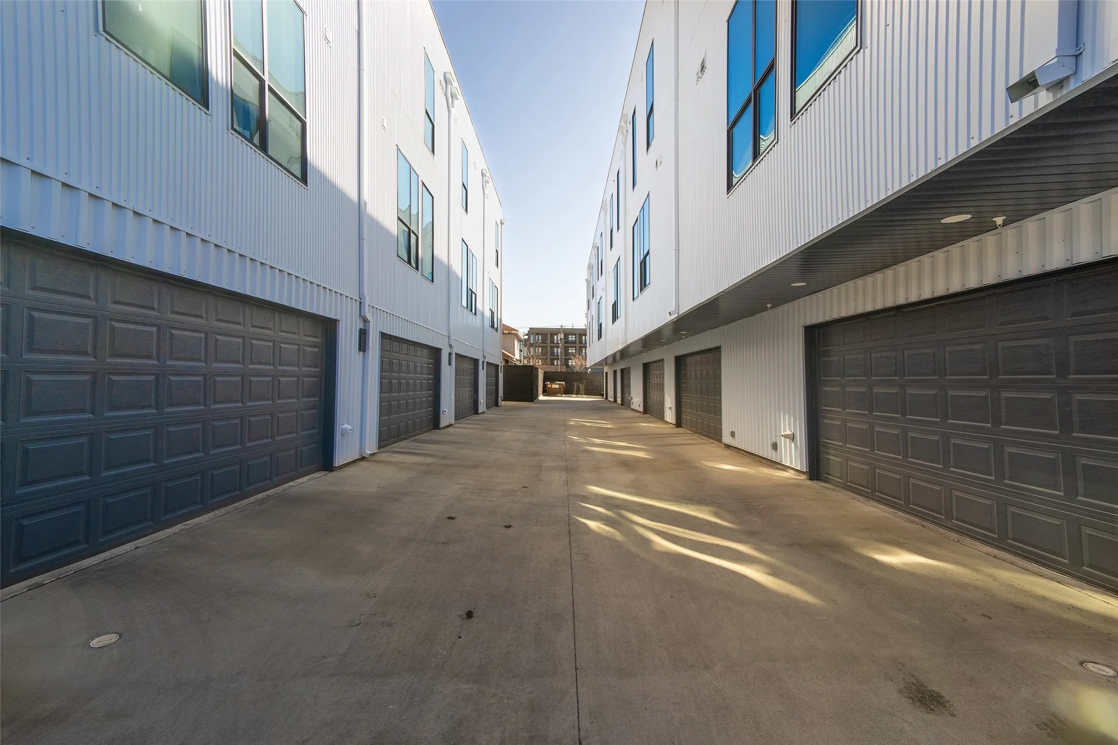 Townhouse For Rent in Dallas County , 4322 Roseland Avenue 9, Dallas, Texas 75204, 1 Bedroom, 1 Bathroom, 2 Garage spaces, 1,318 Sqft, built in 2022, New Construction - Complete, mls#21253813, Real Estate Agent in Dallas, Homes For Rent in Dallas county, Homes For Rent in Dallas, Realtor in Dallas Texas, Real Estate Brokerage Independent Realty Texas, Luminita Cordes Realtor