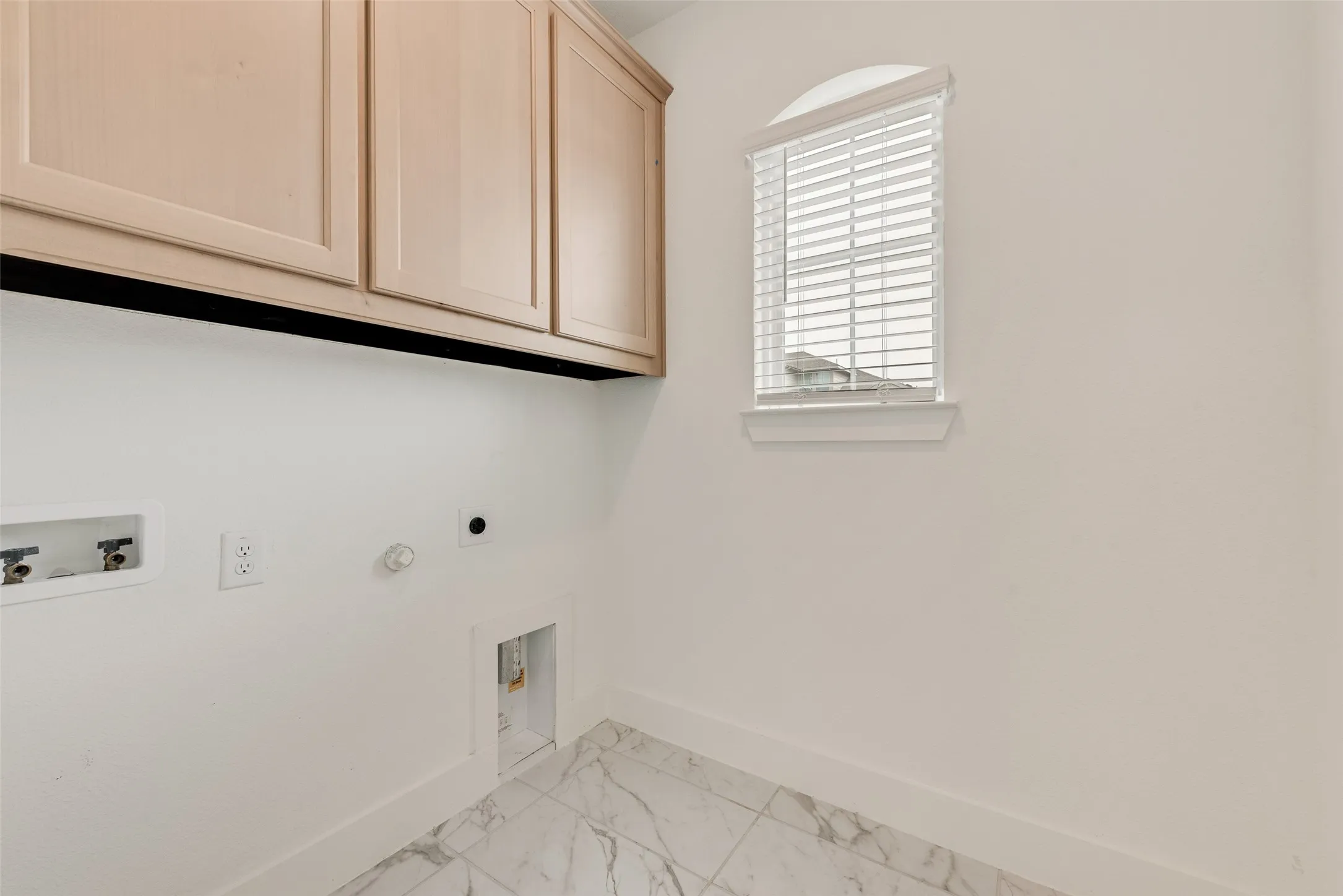 Single Family Residence For Sale in Rockwall County , 7158 Helena Hill, Royse City, Texas 75189, 4 Bedroom, 3 Bathroom, 2 Garage spaces, 2,301 Sqft, built in 2023, Preowned, mls#21253302, Real Estate Agent in Royse City, Homes For Sale in Rockwall county, Homes For Sale in Royse City, Realtor in Royse City Texas, Real Estate Brokerage Independent Realty Texas, Luminita Cordes Realtor