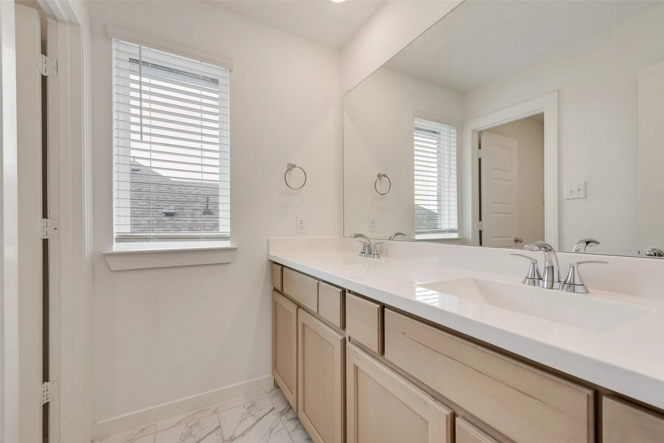 Single Family Residence For Sale in Rockwall County , 7158 Helena Hill, Royse City, Texas 75189, 4 Bedroom, 3 Bathroom, 2 Garage spaces, 2,301 Sqft, built in 2023, Preowned, mls#21253302, Real Estate Agent in Royse City, Homes For Sale in Rockwall county, Homes For Sale in Royse City, Realtor in Royse City Texas, Real Estate Brokerage Independent Realty Texas, Luminita Cordes Realtor