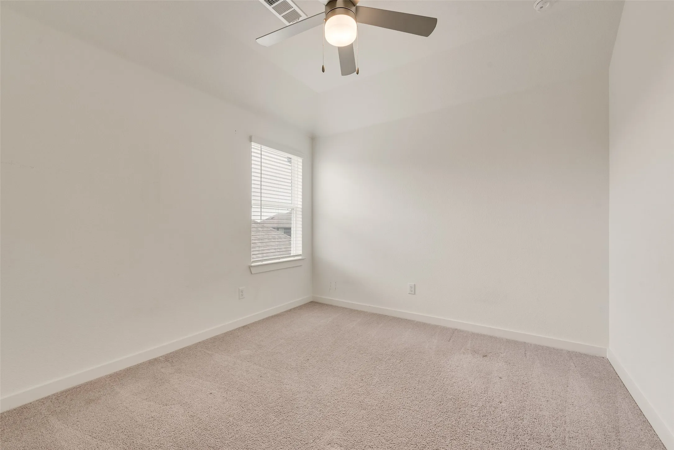Single Family Residence For Sale in Rockwall County , 7158 Helena Hill, Royse City, Texas 75189, 4 Bedroom, 3 Bathroom, 2 Garage spaces, 2,301 Sqft, built in 2023, Preowned, mls#21253302, Real Estate Agent in Royse City, Homes For Sale in Rockwall county, Homes For Sale in Royse City, Realtor in Royse City Texas, Real Estate Brokerage Independent Realty Texas, Luminita Cordes Realtor