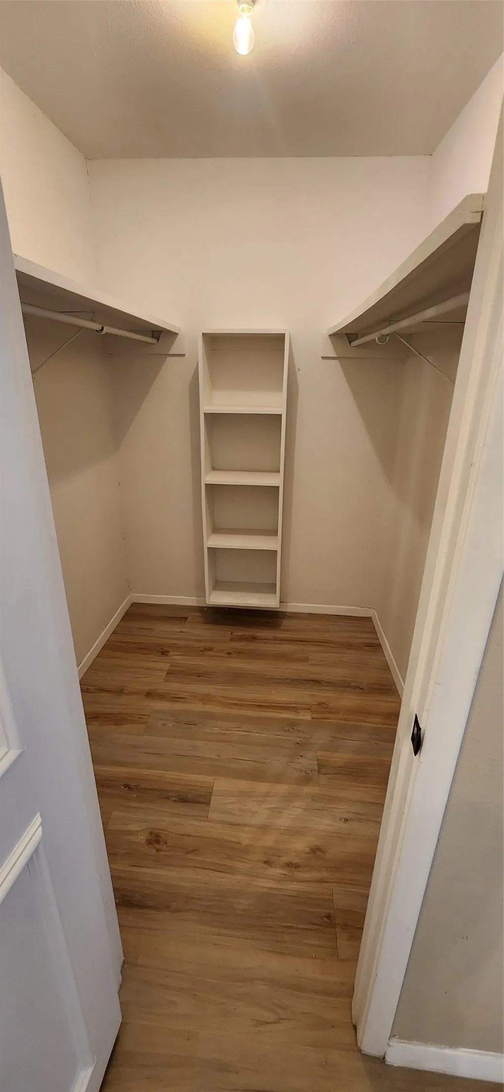 Single Family Residence For Sale in Hunt County , 2821 Windy Drive, Commerce, Texas 75428, 3 Bedroom, 2 Bathroom, 2 Garage spaces, 1,763 Sqft, built in 1974, mls#21253862, Real Estate Agent in Commerce, Homes For Sale in Hunt county, Homes For Sale in Commerce, Realtor in Commerce Texas, Real Estate Brokerage Independent Realty Texas, Luminita Cordes Realtor