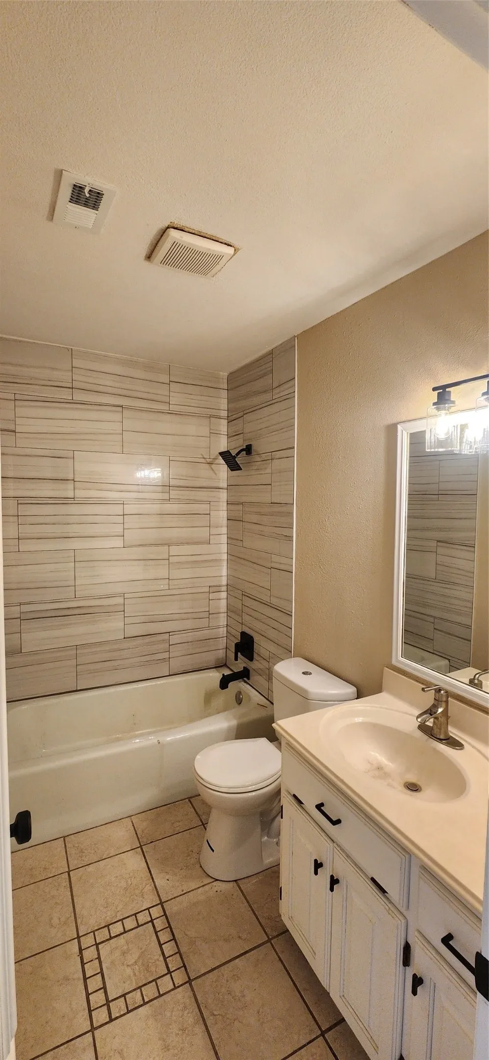 Single Family Residence For Sale in Hunt County , 2821 Windy Drive, Commerce, Texas 75428, 3 Bedroom, 2 Bathroom, 2 Garage spaces, 1,763 Sqft, built in 1974, mls#21253862, Real Estate Agent in Commerce, Homes For Sale in Hunt county, Homes For Sale in Commerce, Realtor in Commerce Texas, Real Estate Brokerage Independent Realty Texas, Luminita Cordes Realtor