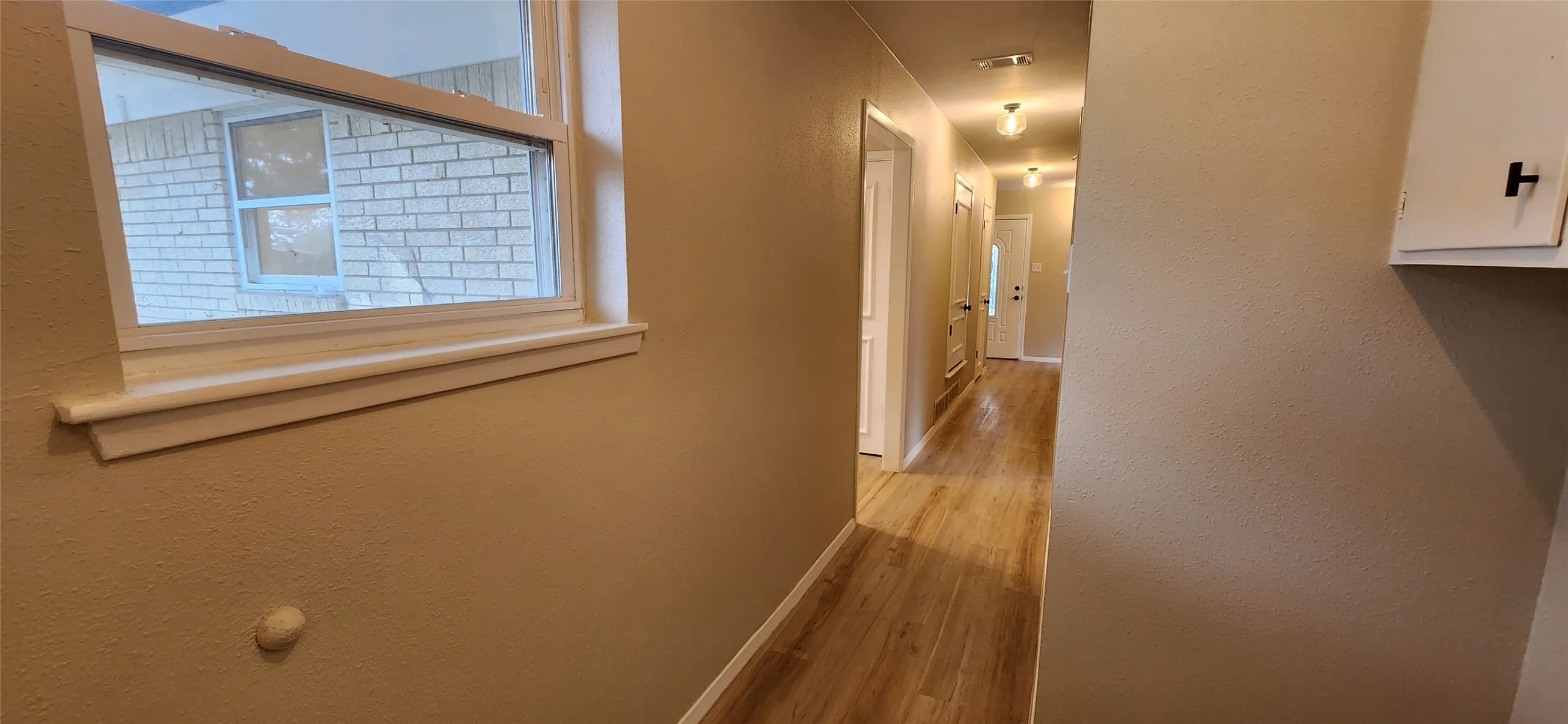 Single Family Residence For Sale in Hunt County , 2821 Windy Drive, Commerce, Texas 75428, 3 Bedroom, 2 Bathroom, 2 Garage spaces, 1,763 Sqft, built in 1974, mls#21253862, Real Estate Agent in Commerce, Homes For Sale in Hunt county, Homes For Sale in Commerce, Realtor in Commerce Texas, Real Estate Brokerage Independent Realty Texas, Luminita Cordes Realtor