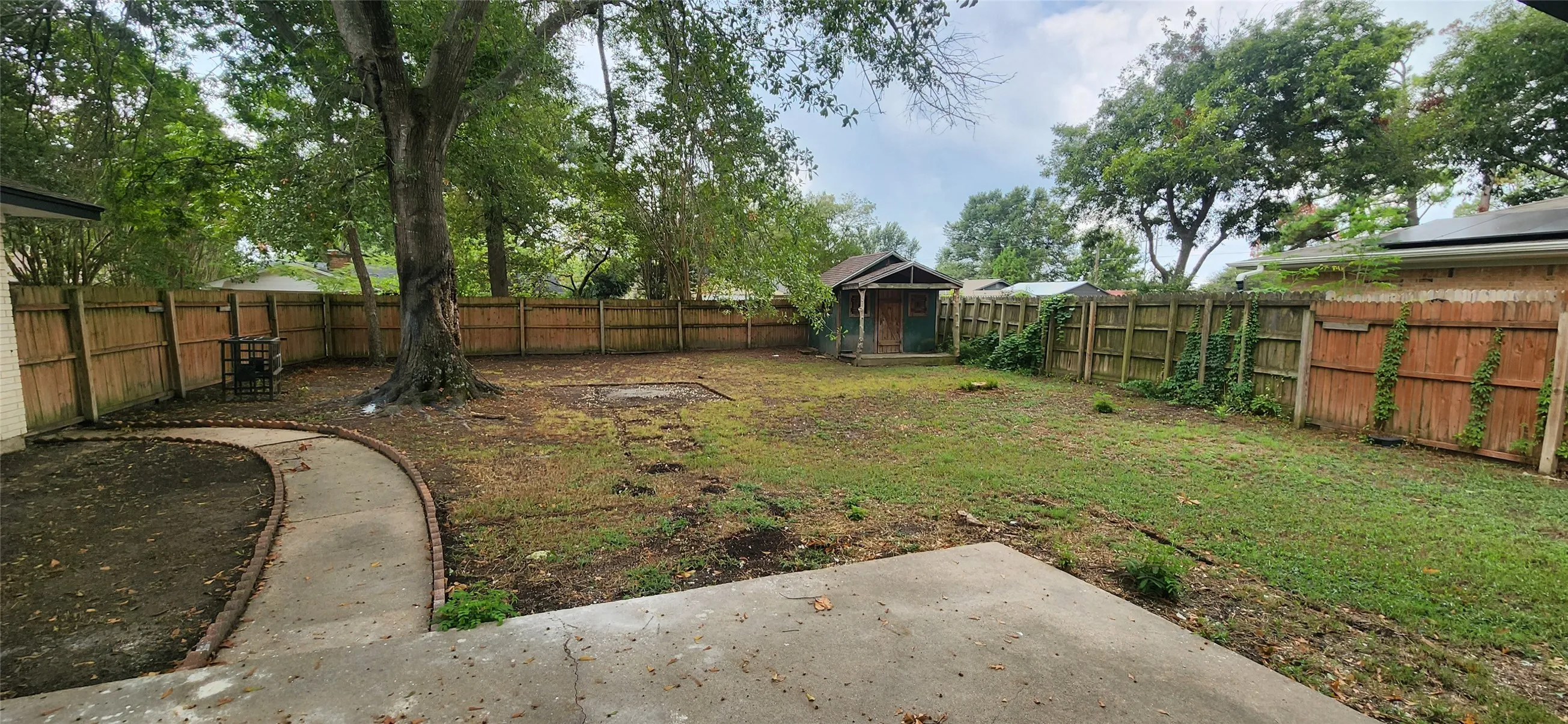 Single Family Residence For Sale in Hunt County , 2821 Windy Drive, Commerce, Texas 75428, 3 Bedroom, 2 Bathroom, 2 Garage spaces, 1,763 Sqft, built in 1974, mls#21253862, Real Estate Agent in Commerce, Homes For Sale in Hunt county, Homes For Sale in Commerce, Realtor in Commerce Texas, Real Estate Brokerage Independent Realty Texas, Luminita Cordes Realtor
