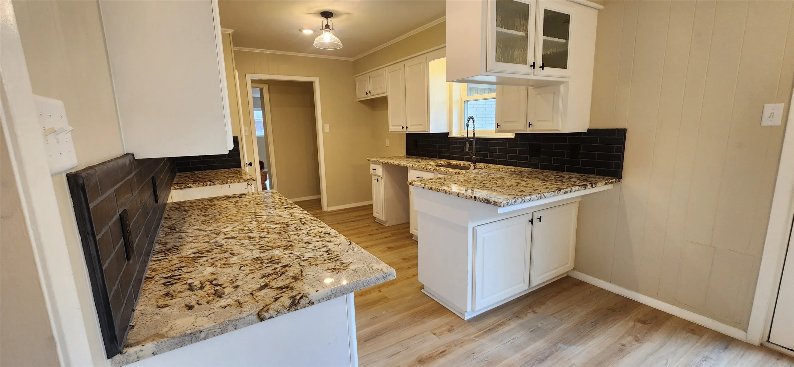 Single Family Residence For Sale in Hunt County , 2821 Windy Drive, Commerce, Texas 75428, 3 Bedroom, 2 Bathroom, 2 Garage spaces, 1,763 Sqft, built in 1974, mls#21253862, Real Estate Agent in Commerce, Homes For Sale in Hunt county, Homes For Sale in Commerce, Realtor in Commerce Texas, Real Estate Brokerage Independent Realty Texas, Luminita Cordes Realtor