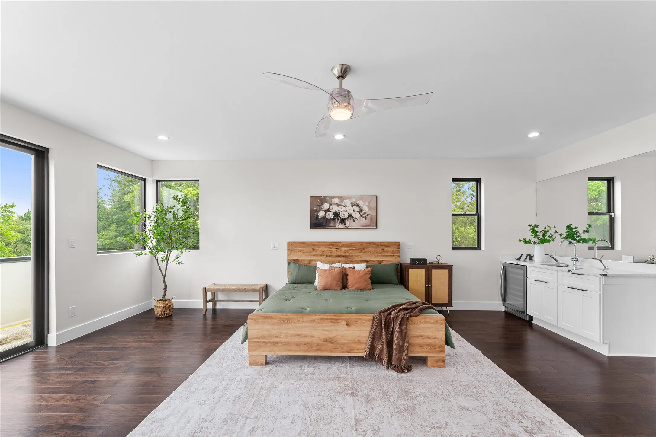 Single Family Residence For Sale in Dallas County , 3321 Coronet Boulevard, Dallas, Texas 75212, 5 Bedroom, 6 Bathroom, 2 Garage spaces, 3,675 Sqft, built in 2024, New Construction - Complete, mls#21251131, Real Estate Agent in Dallas, Homes For Sale in Dallas county, Homes For Sale in Dallas, Realtor in Dallas Texas, Real Estate Brokerage Independent Realty Texas, Luminita Cordes Realtor