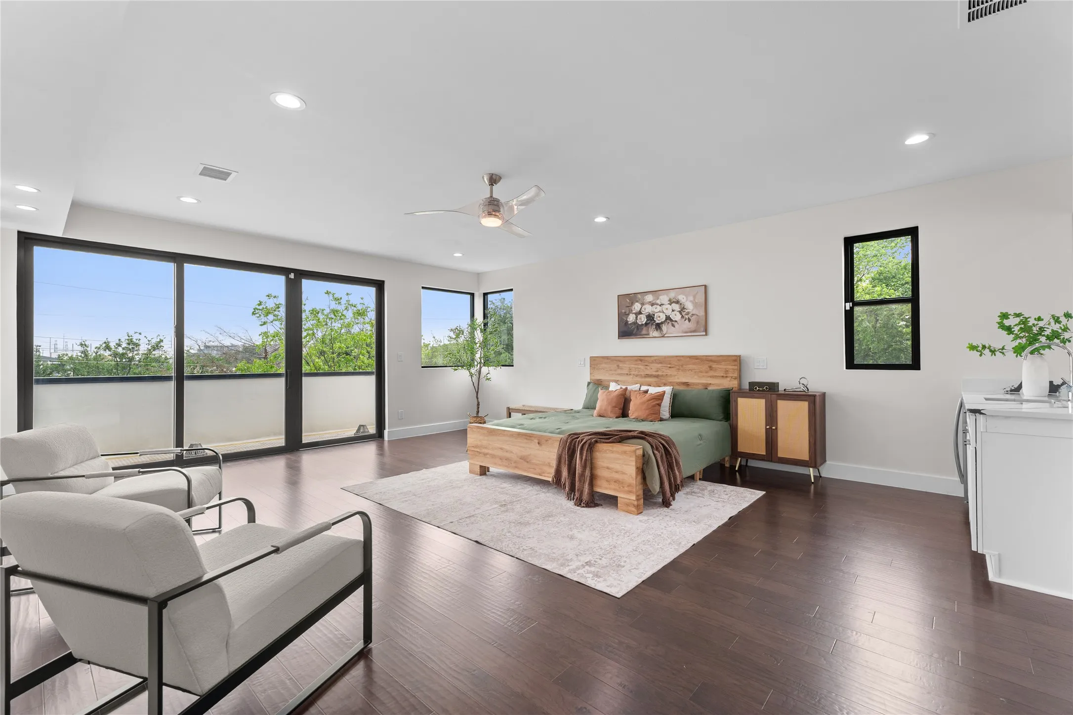Single Family Residence For Sale in Dallas County , 3321 Coronet Boulevard, Dallas, Texas 75212, 5 Bedroom, 6 Bathroom, 2 Garage spaces, 3,675 Sqft, built in 2024, New Construction - Complete, mls#21251131, Real Estate Agent in Dallas, Homes For Sale in Dallas county, Homes For Sale in Dallas, Realtor in Dallas Texas, Real Estate Brokerage Independent Realty Texas, Luminita Cordes Realtor
