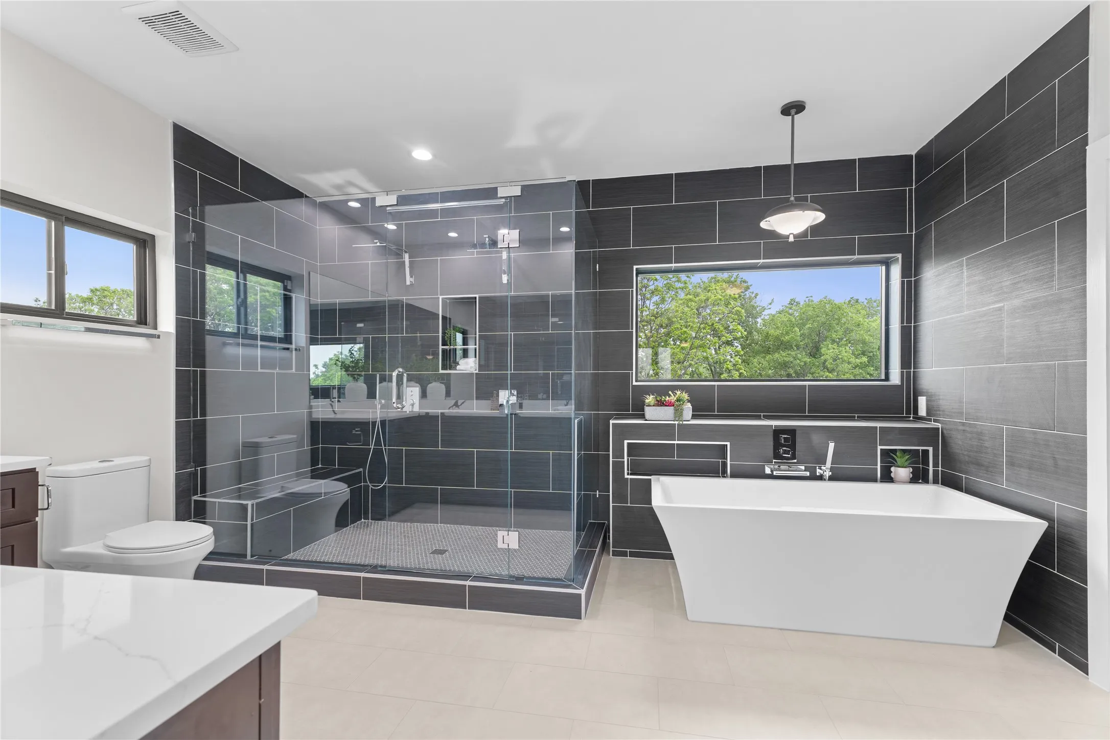 Single Family Residence For Sale in Dallas County , 3321 Coronet Boulevard, Dallas, Texas 75212, 5 Bedroom, 6 Bathroom, 2 Garage spaces, 3,675 Sqft, built in 2024, New Construction - Complete, mls#21251131, Real Estate Agent in Dallas, Homes For Sale in Dallas county, Homes For Sale in Dallas, Realtor in Dallas Texas, Real Estate Brokerage Independent Realty Texas, Luminita Cordes Realtor