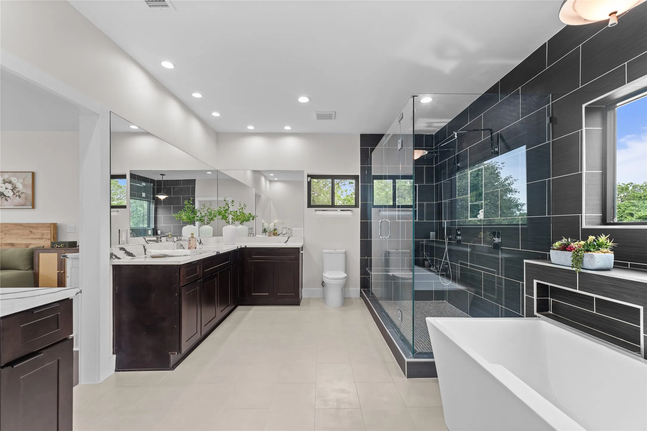 Single Family Residence For Sale in Dallas County , 3321 Coronet Boulevard, Dallas, Texas 75212, 5 Bedroom, 6 Bathroom, 2 Garage spaces, 3,675 Sqft, built in 2024, New Construction - Complete, mls#21251131, Real Estate Agent in Dallas, Homes For Sale in Dallas county, Homes For Sale in Dallas, Realtor in Dallas Texas, Real Estate Brokerage Independent Realty Texas, Luminita Cordes Realtor