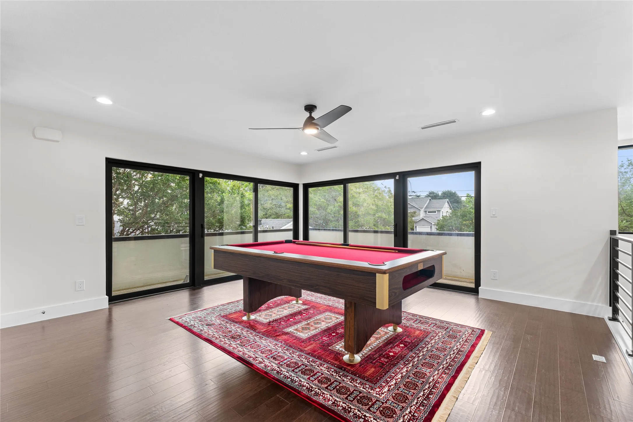Single Family Residence For Sale in Dallas County , 3321 Coronet Boulevard, Dallas, Texas 75212, 5 Bedroom, 6 Bathroom, 2 Garage spaces, 3,675 Sqft, built in 2024, New Construction - Complete, mls#21251131, Real Estate Agent in Dallas, Homes For Sale in Dallas county, Homes For Sale in Dallas, Realtor in Dallas Texas, Real Estate Brokerage Independent Realty Texas, Luminita Cordes Realtor