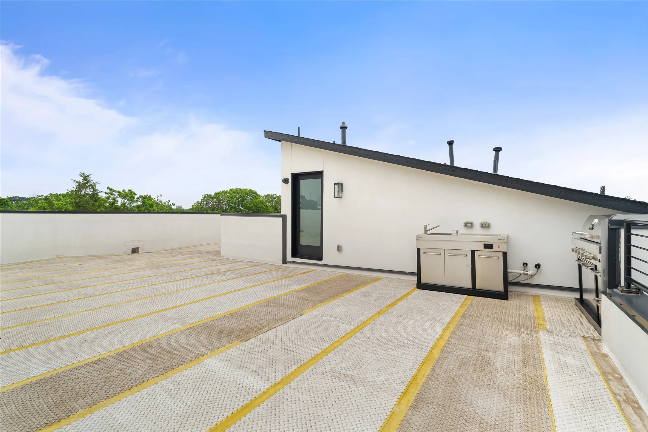 Single Family Residence For Sale in Dallas County , 3321 Coronet Boulevard, Dallas, Texas 75212, 5 Bedroom, 6 Bathroom, 2 Garage spaces, 3,675 Sqft, built in 2024, New Construction - Complete, mls#21251131, Real Estate Agent in Dallas, Homes For Sale in Dallas county, Homes For Sale in Dallas, Realtor in Dallas Texas, Real Estate Brokerage Independent Realty Texas, Luminita Cordes Realtor
