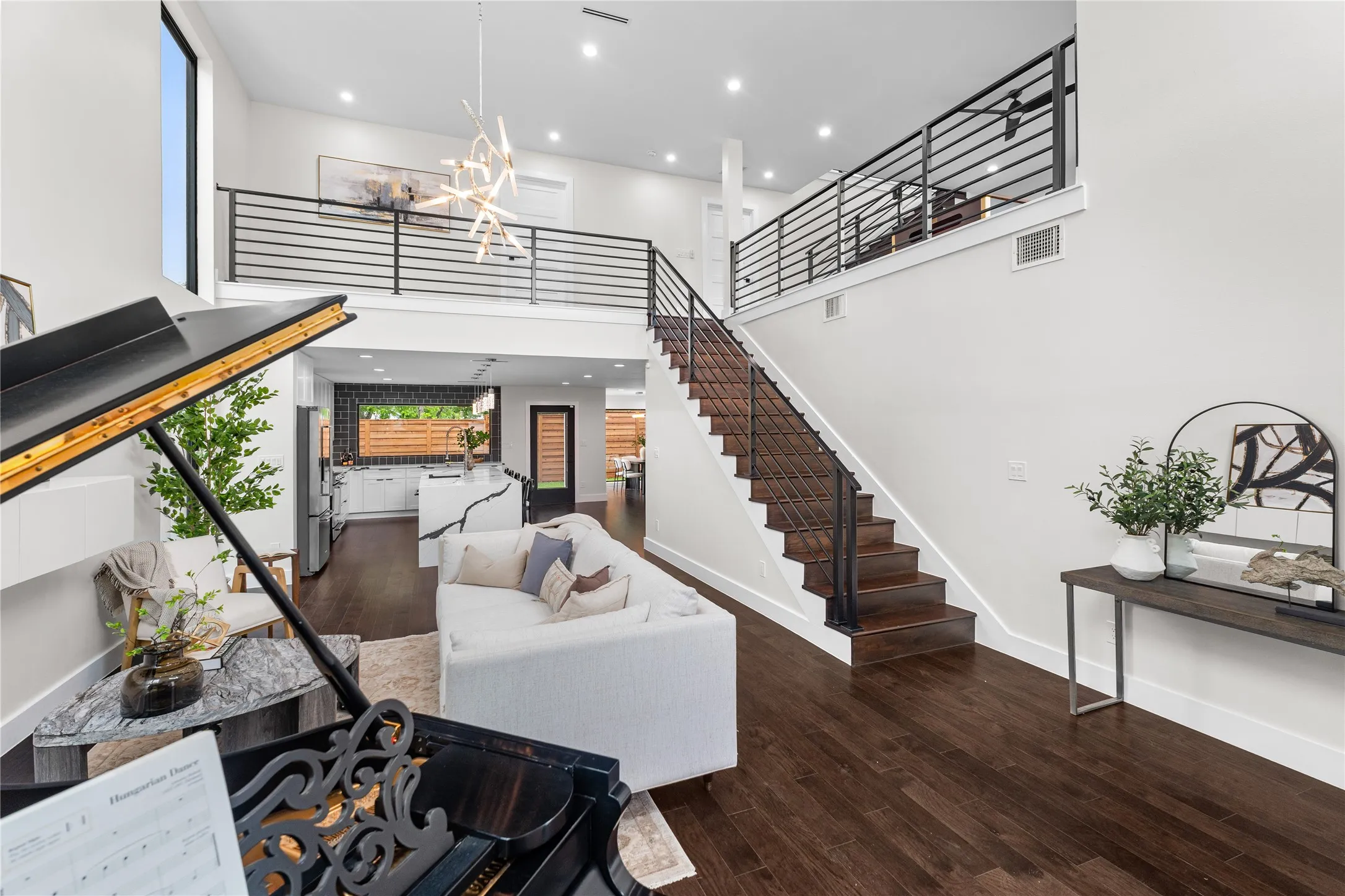 Single Family Residence For Sale in Dallas County , 3321 Coronet Boulevard, Dallas, Texas 75212, 5 Bedroom, 6 Bathroom, 2 Garage spaces, 3,675 Sqft, built in 2024, New Construction - Complete, mls#21251131, Real Estate Agent in Dallas, Homes For Sale in Dallas county, Homes For Sale in Dallas, Realtor in Dallas Texas, Real Estate Brokerage Independent Realty Texas, Luminita Cordes Realtor