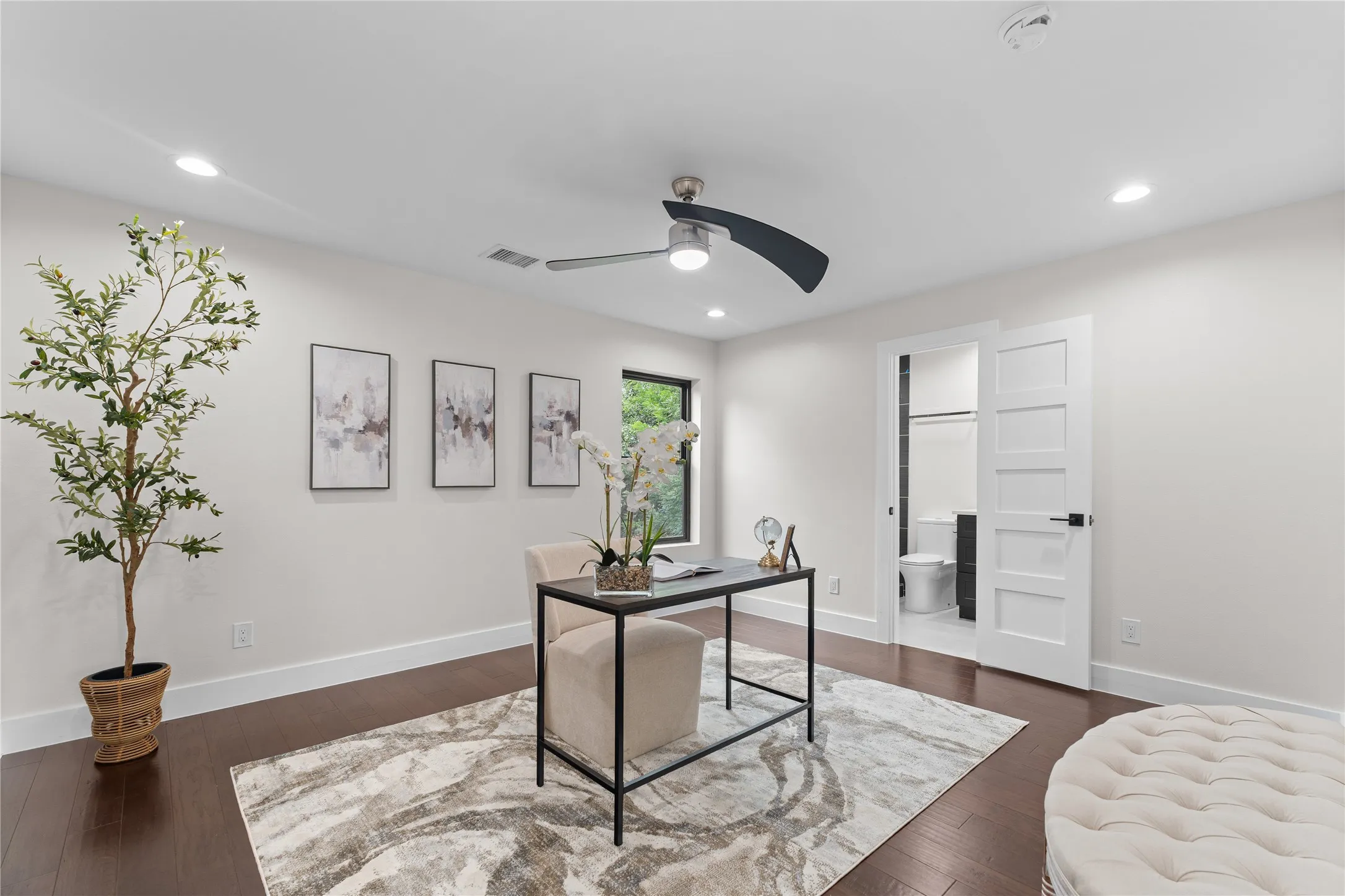 Single Family Residence For Sale in Dallas County , 3321 Coronet Boulevard, Dallas, Texas 75212, 5 Bedroom, 6 Bathroom, 2 Garage spaces, 3,675 Sqft, built in 2024, New Construction - Complete, mls#21251131, Real Estate Agent in Dallas, Homes For Sale in Dallas county, Homes For Sale in Dallas, Realtor in Dallas Texas, Real Estate Brokerage Independent Realty Texas, Luminita Cordes Realtor