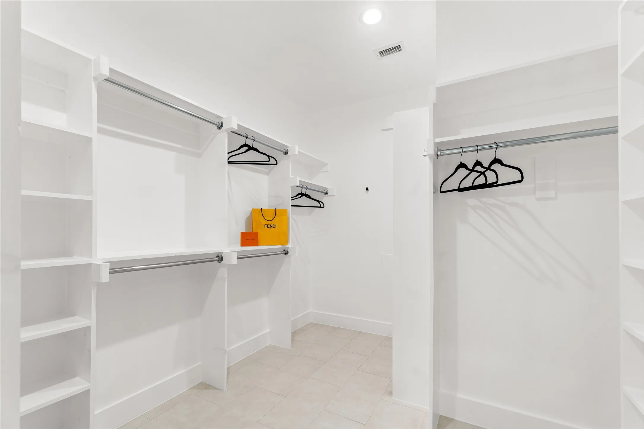 Single Family Residence For Sale in Dallas County , 3321 Coronet Boulevard, Dallas, Texas 75212, 5 Bedroom, 6 Bathroom, 2 Garage spaces, 3,675 Sqft, built in 2024, New Construction - Complete, mls#21251131, Real Estate Agent in Dallas, Homes For Sale in Dallas county, Homes For Sale in Dallas, Realtor in Dallas Texas, Real Estate Brokerage Independent Realty Texas, Luminita Cordes Realtor