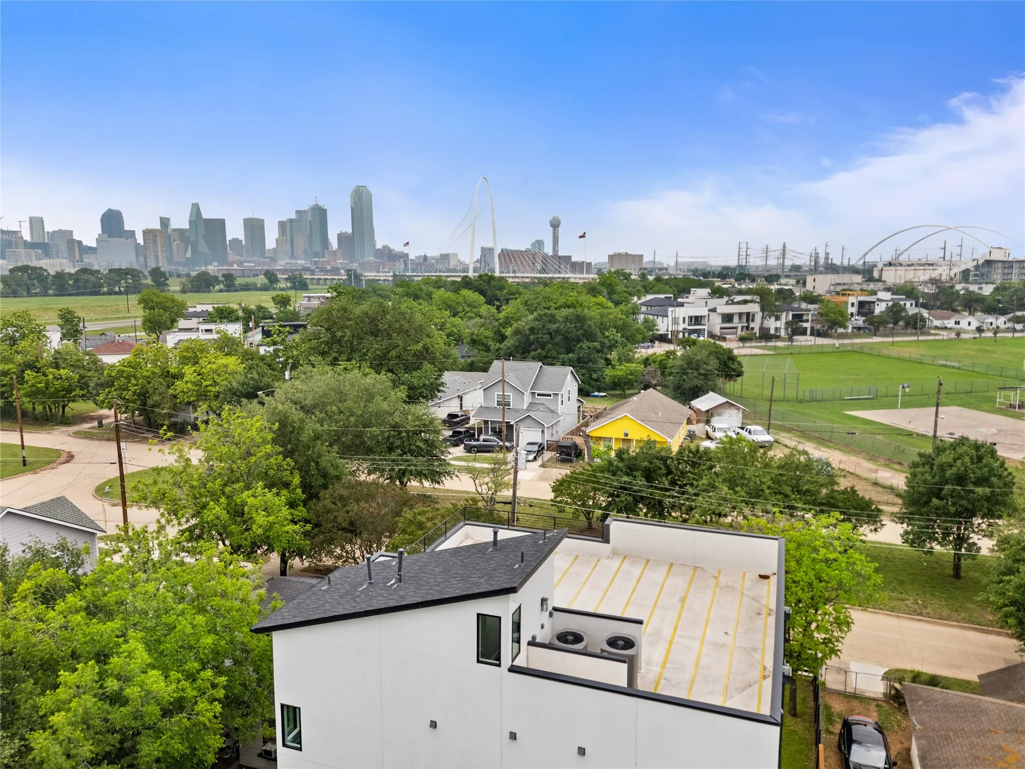 Single Family Residence For Sale in Dallas County , 3321 Coronet Boulevard, Dallas, Texas 75212, 5 Bedroom, 6 Bathroom, 2 Garage spaces, 3,675 Sqft, built in 2024, New Construction - Complete, mls#21251131, Real Estate Agent in Dallas, Homes For Sale in Dallas county, Homes For Sale in Dallas, Realtor in Dallas Texas, Real Estate Brokerage Independent Realty Texas, Luminita Cordes Realtor