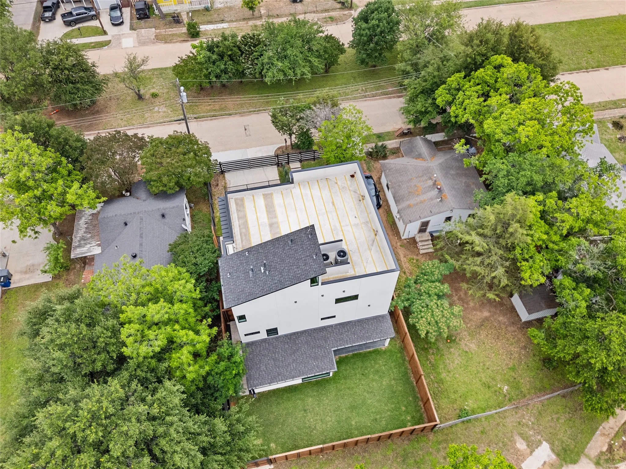 Single Family Residence For Sale in Dallas County , 3321 Coronet Boulevard, Dallas, Texas 75212, 5 Bedroom, 6 Bathroom, 2 Garage spaces, 3,675 Sqft, built in 2024, New Construction - Complete, mls#21251131, Real Estate Agent in Dallas, Homes For Sale in Dallas county, Homes For Sale in Dallas, Realtor in Dallas Texas, Real Estate Brokerage Independent Realty Texas, Luminita Cordes Realtor