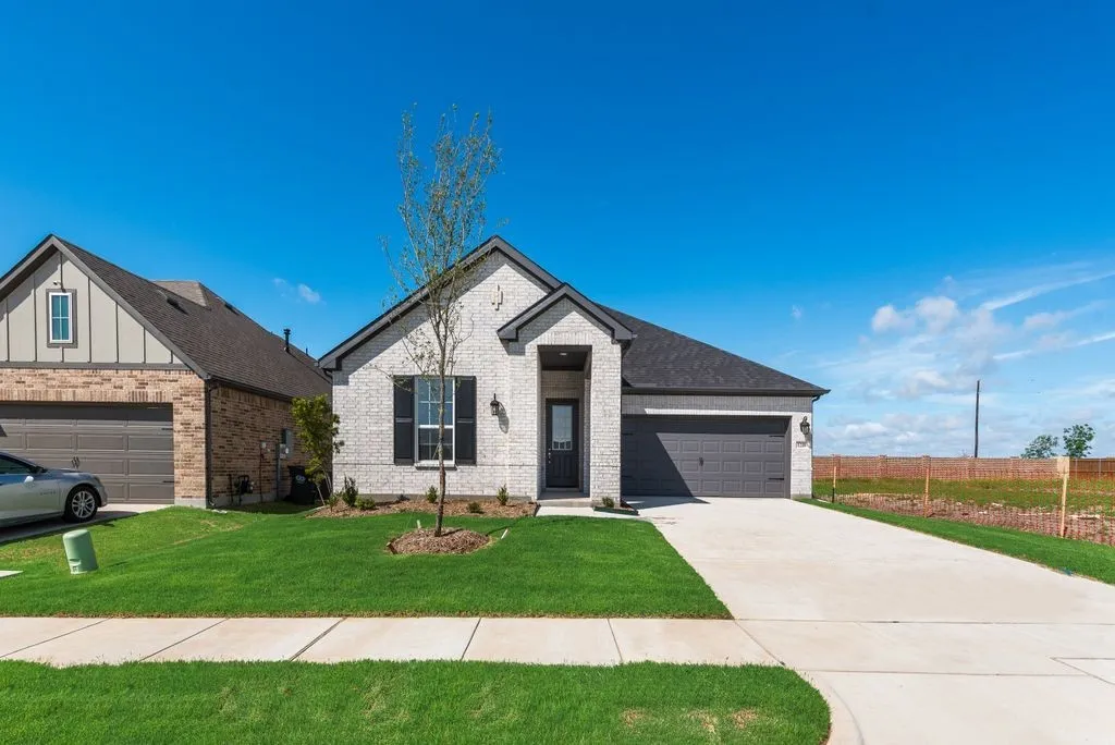 Single Family Residence For Sale in Kaufman County , 1218 Redcoat Drive, Forney, Texas 75126, 3 Bedroom, 2 Bathroom, 2 Garage spaces, 2,032 Sqft, built in 2026, New Construction - Complete, mls#21253884, Real Estate Agent in Forney, Homes For Sale in Kaufman county, Homes For Sale in Forney, Realtor in Forney Texas, Real Estate Brokerage Independent Realty Texas, Luminita Cordes Realtor