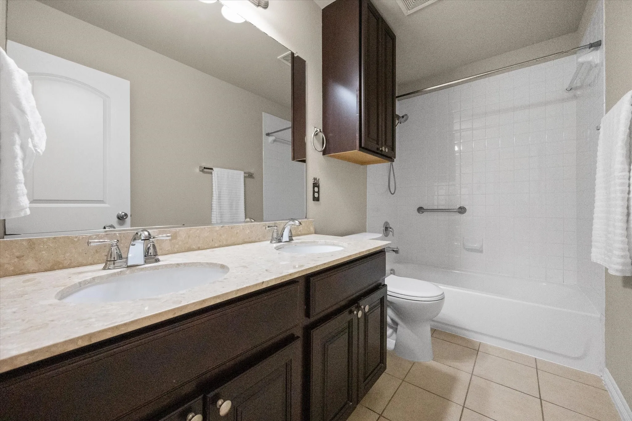 Single Family Residence For Sale in Denton County , 1001 Pigeon Hawk Drive, Little Elm, Texas 75068, 4 Bedroom, 2 Bathroom, 2 Garage spaces, 2,028 Sqft, built in 2012, mls#21249337, Real Estate Agent in Little Elm, Homes For Sale in Denton county, Homes For Sale in Little Elm, Realtor in Little Elm Texas, Real Estate Brokerage Independent Realty Texas, Luminita Cordes Realtor