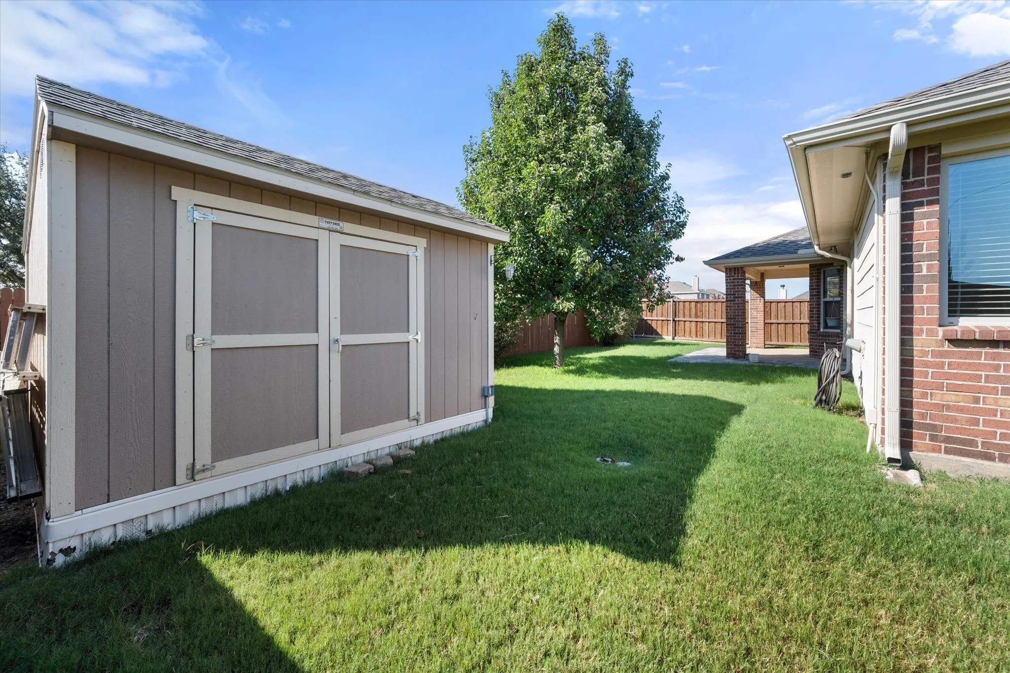 Single Family Residence For Sale in Denton County , 1001 Pigeon Hawk Drive, Little Elm, Texas 75068, 4 Bedroom, 2 Bathroom, 2 Garage spaces, 2,028 Sqft, built in 2012, mls#21249337, Real Estate Agent in Little Elm, Homes For Sale in Denton county, Homes For Sale in Little Elm, Realtor in Little Elm Texas, Real Estate Brokerage Independent Realty Texas, Luminita Cordes Realtor