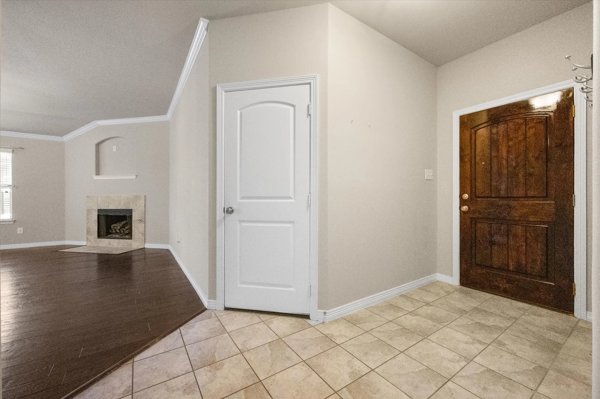 Single Family Residence For Sale in Denton County , 1001 Pigeon Hawk Drive, Little Elm, Texas 75068, 4 Bedroom, 2 Bathroom, 2 Garage spaces, 2,028 Sqft, built in 2012, mls#21249337, Real Estate Agent in Little Elm, Homes For Sale in Denton county, Homes For Sale in Little Elm, Realtor in Little Elm Texas, Real Estate Brokerage Independent Realty Texas, Luminita Cordes Realtor