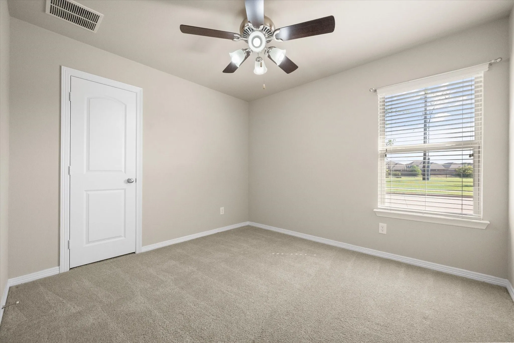 Single Family Residence For Sale in Denton County , 1001 Pigeon Hawk Drive, Little Elm, Texas 75068, 4 Bedroom, 2 Bathroom, 2 Garage spaces, 2,028 Sqft, built in 2012, mls#21249337, Real Estate Agent in Little Elm, Homes For Sale in Denton county, Homes For Sale in Little Elm, Realtor in Little Elm Texas, Real Estate Brokerage Independent Realty Texas, Luminita Cordes Realtor