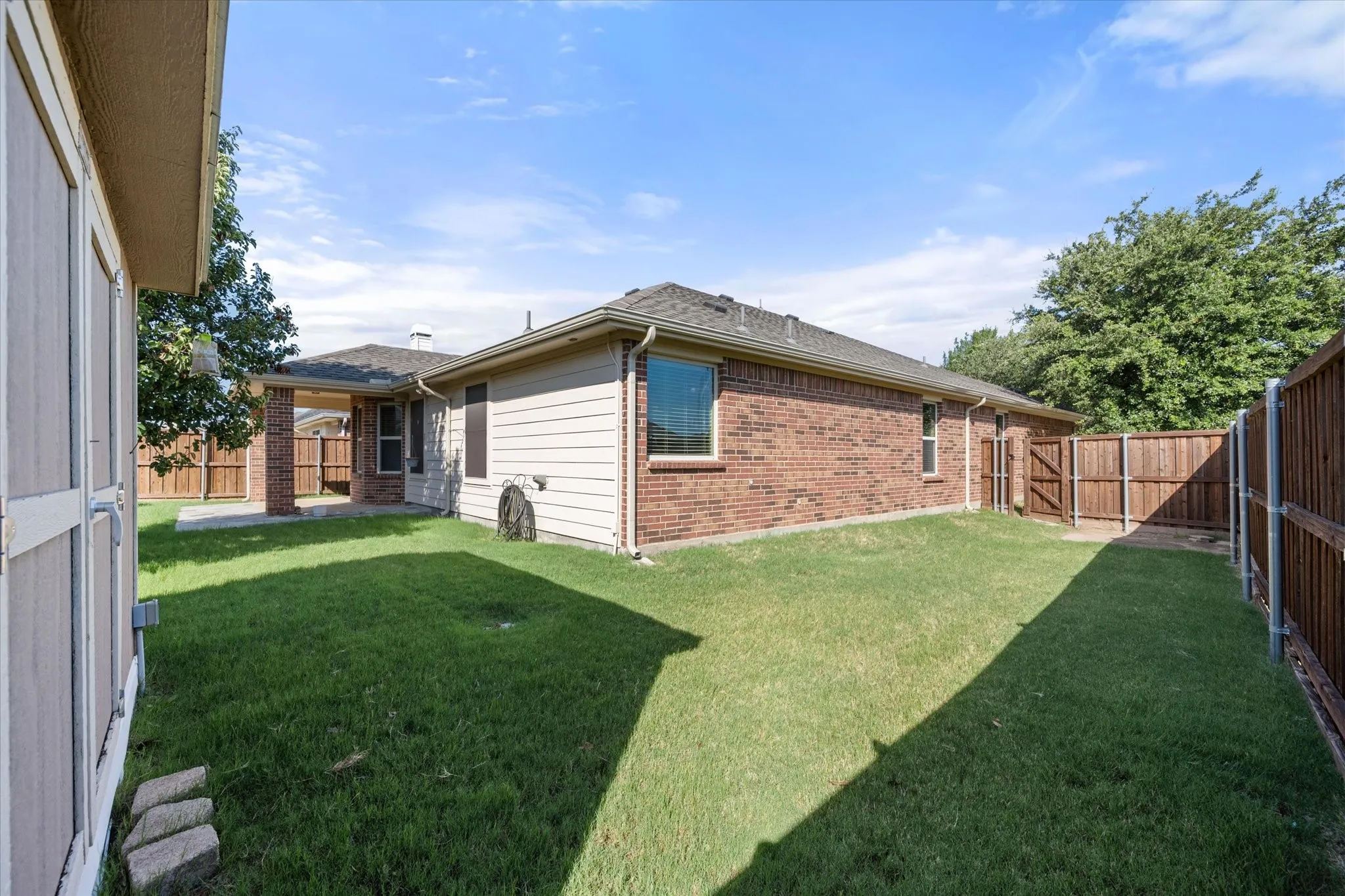 Single Family Residence For Sale in Denton County , 1001 Pigeon Hawk Drive, Little Elm, Texas 75068, 4 Bedroom, 2 Bathroom, 2 Garage spaces, 2,028 Sqft, built in 2012, mls#21249337, Real Estate Agent in Little Elm, Homes For Sale in Denton county, Homes For Sale in Little Elm, Realtor in Little Elm Texas, Real Estate Brokerage Independent Realty Texas, Luminita Cordes Realtor