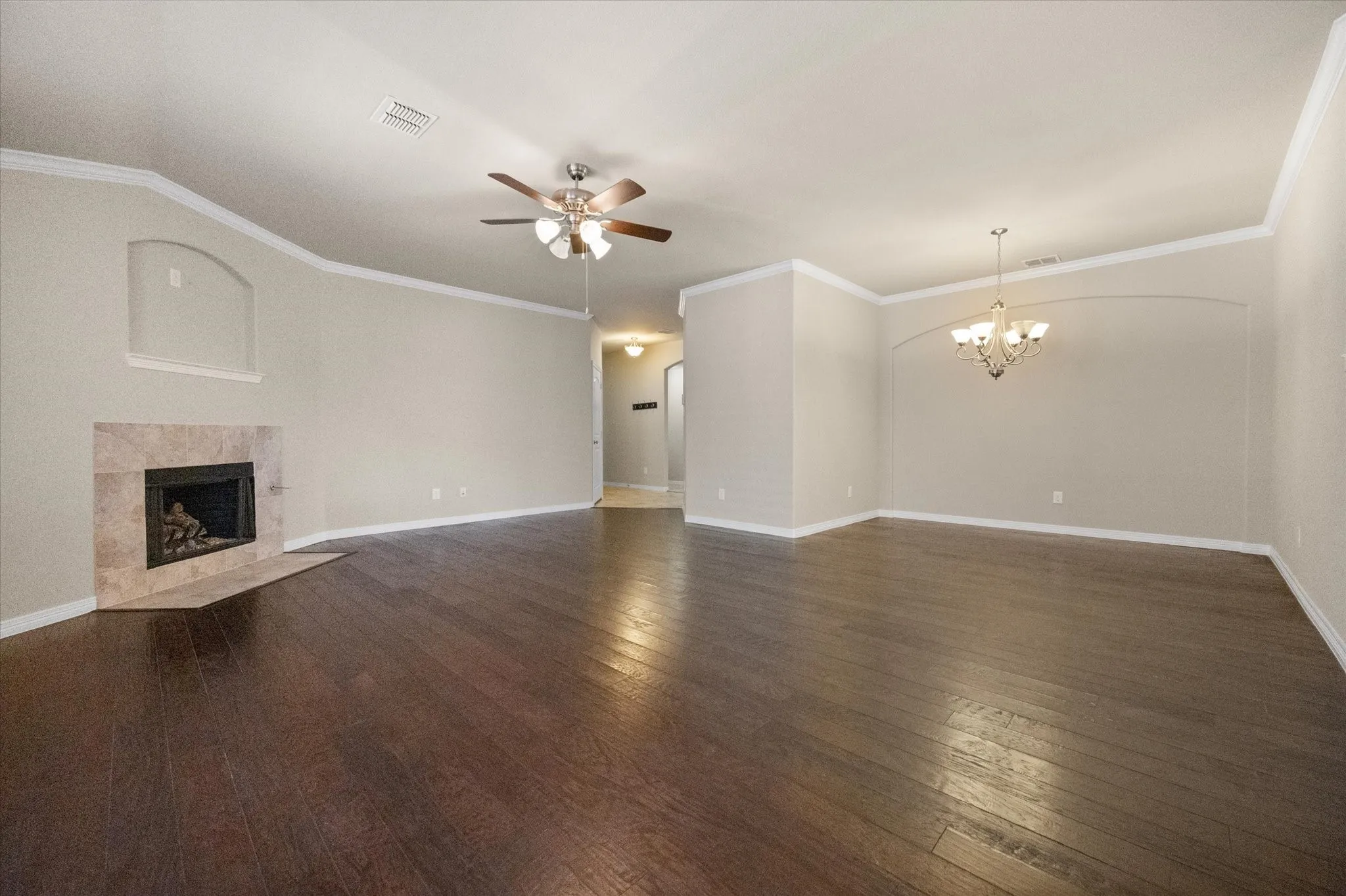 Single Family Residence For Sale in Denton County , 1001 Pigeon Hawk Drive, Little Elm, Texas 75068, 4 Bedroom, 2 Bathroom, 2 Garage spaces, 2,028 Sqft, built in 2012, mls#21249337, Real Estate Agent in Little Elm, Homes For Sale in Denton county, Homes For Sale in Little Elm, Realtor in Little Elm Texas, Real Estate Brokerage Independent Realty Texas, Luminita Cordes Realtor