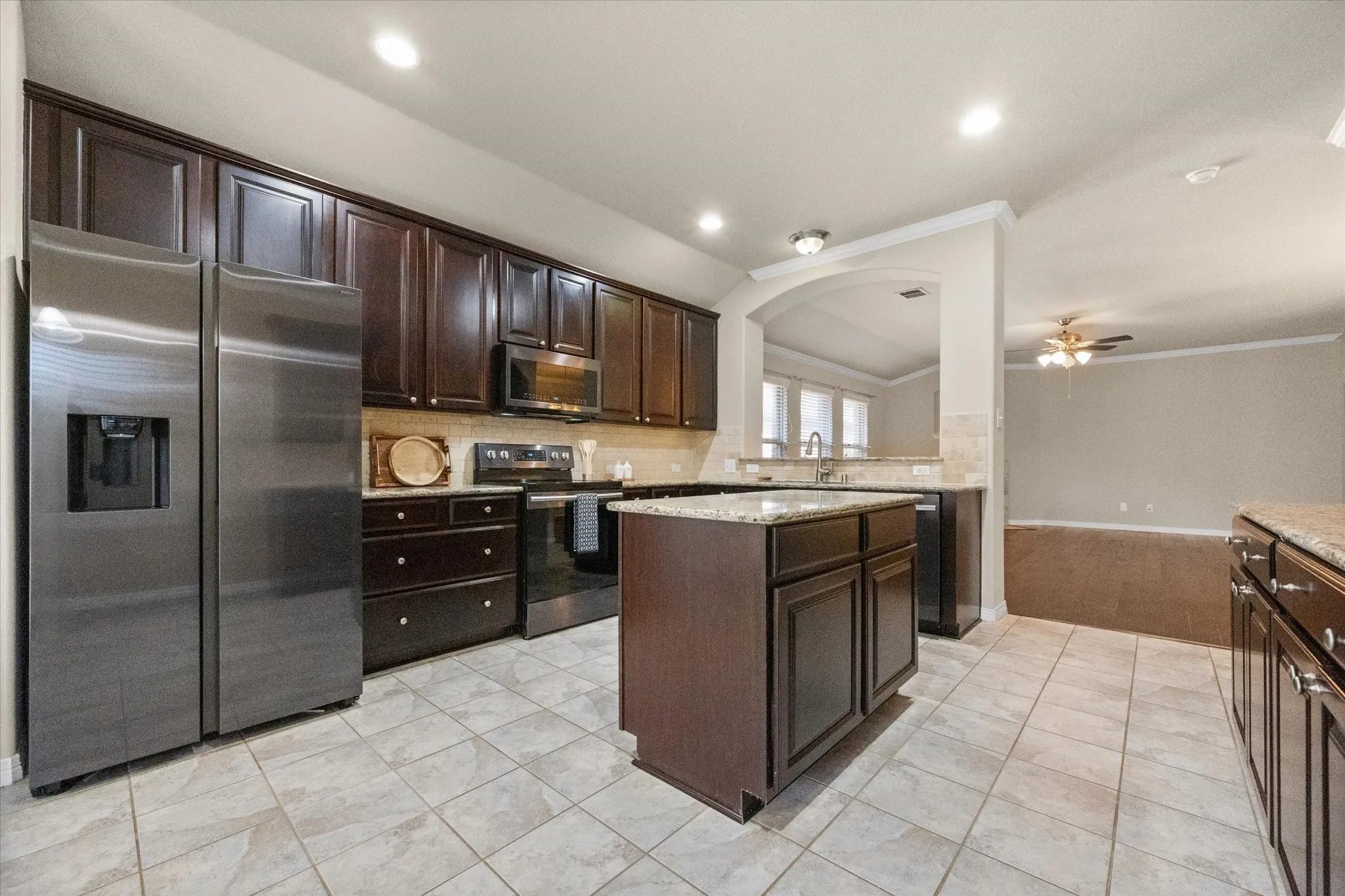 Single Family Residence For Sale in Denton County , 1001 Pigeon Hawk Drive, Little Elm, Texas 75068, 4 Bedroom, 2 Bathroom, 2 Garage spaces, 2,028 Sqft, built in 2012, mls#21249337, Real Estate Agent in Little Elm, Homes For Sale in Denton county, Homes For Sale in Little Elm, Realtor in Little Elm Texas, Real Estate Brokerage Independent Realty Texas, Luminita Cordes Realtor