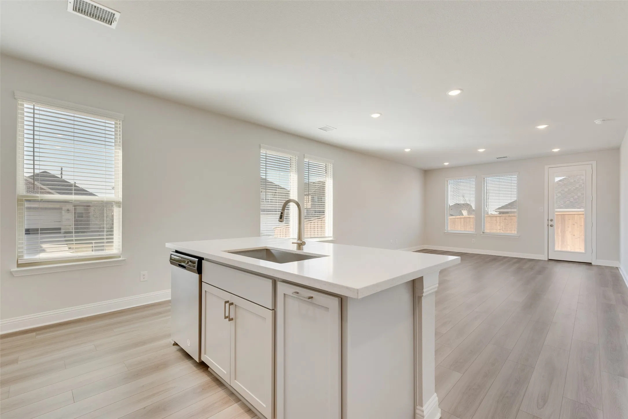 Single Family Residence For Sale in Kaufman County , 1508 Salem Drive, Forney, Texas 75126, 3 Bedroom, 2 Bathroom, 2 Garage spaces, 1,574 Sqft, built in 2026, New Construction - Complete, mls#21253960, Real Estate Agent in Forney, Homes For Sale in Kaufman county, Homes For Sale in Forney, Realtor in Forney Texas, Real Estate Brokerage Independent Realty Texas, Luminita Cordes Realtor