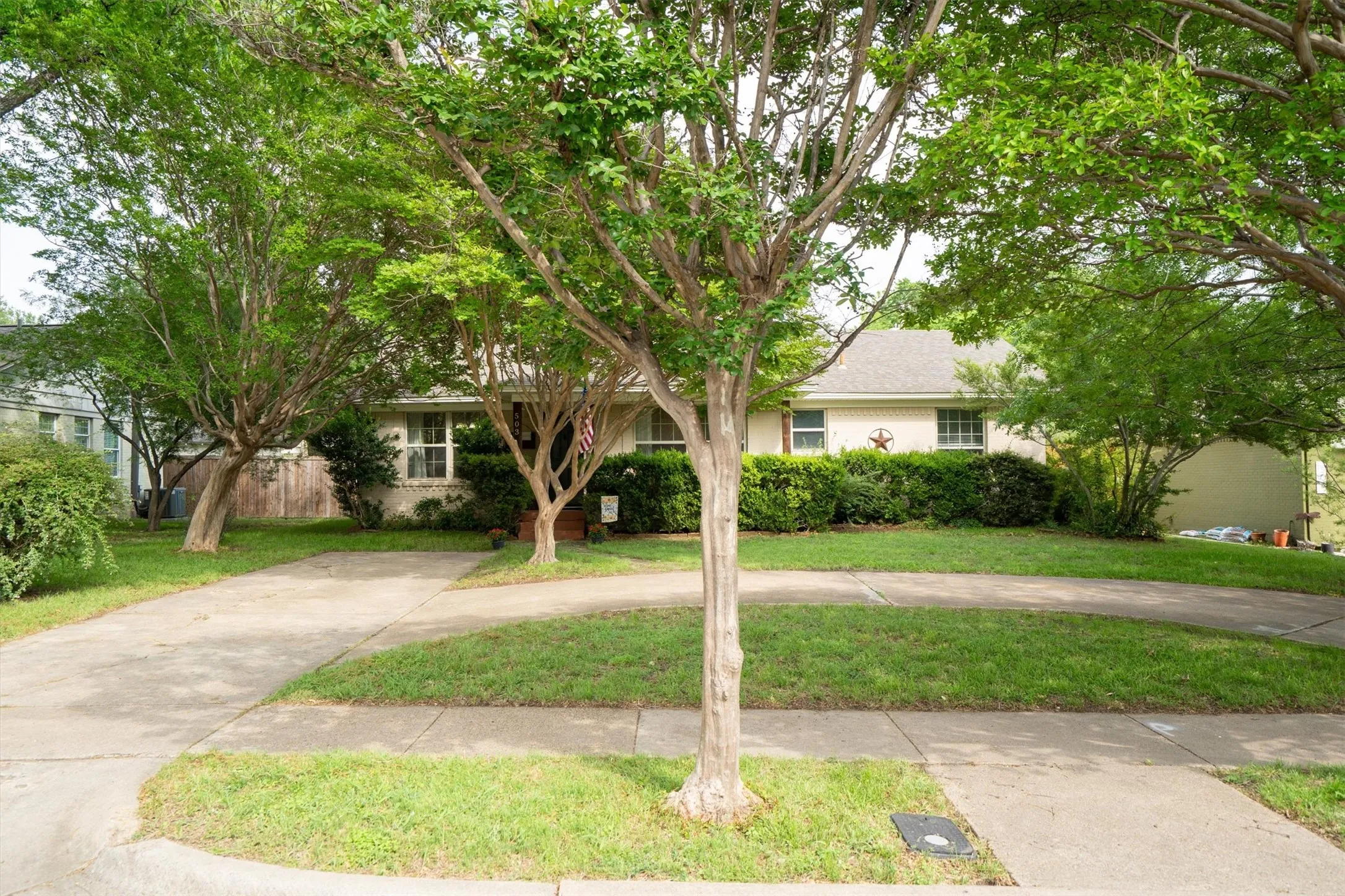 Single Family Residence For Sale in Dallas County , 503 S WEATHERRED Drive, Richardson, Texas 75080, 3 Bedroom, 1 Bathroom, Garage spaces, 1,491 Sqft, built in 1956, mls#21252854, Real Estate Agent in Richardson, Homes For Sale in Dallas county, Homes For Sale in Richardson, Realtor in Richardson Texas, Real Estate Brokerage Independent Realty Texas, Luminita Cordes Realtor