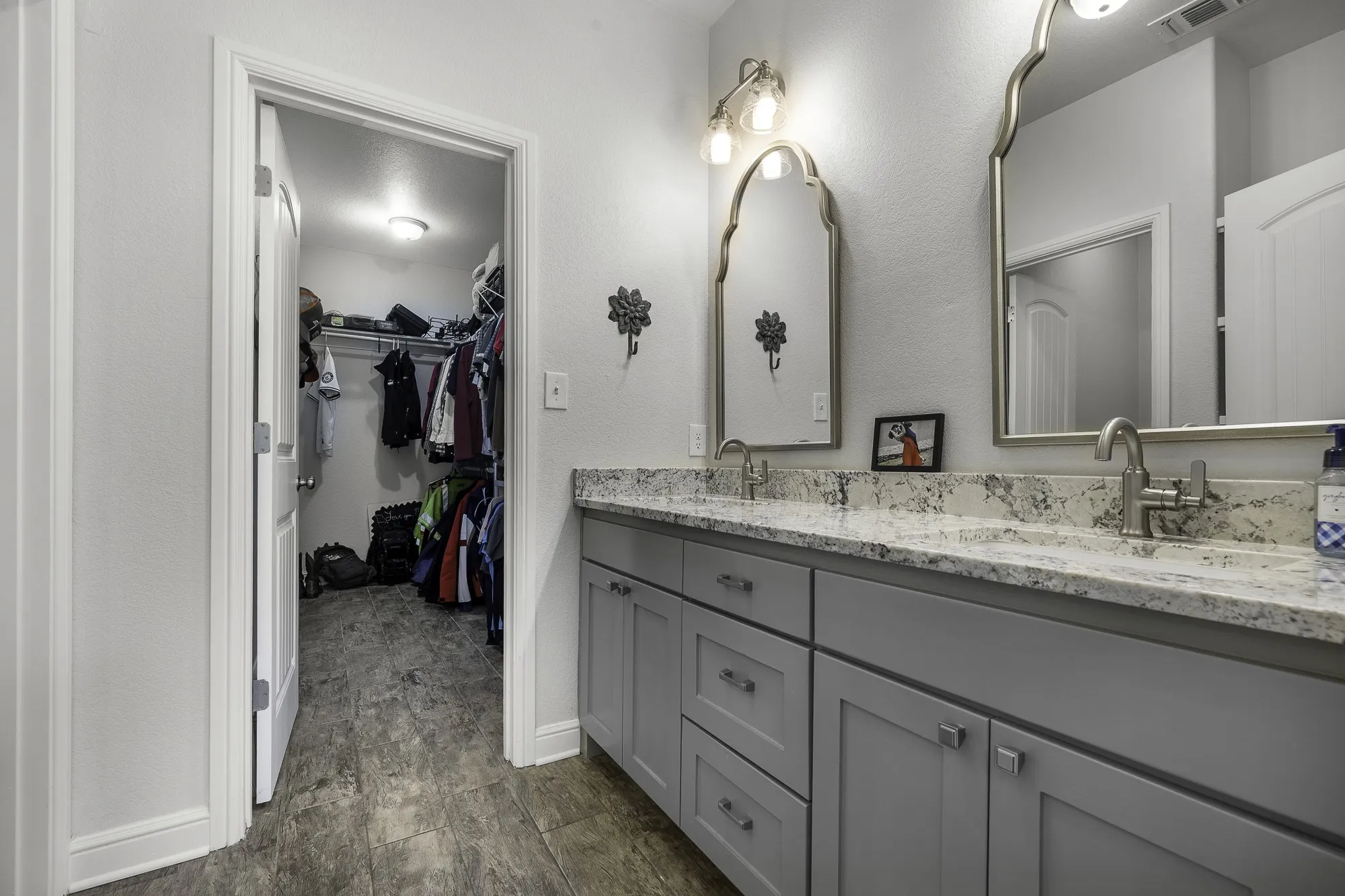 Single Family Residence For Sale in Hood County , 2513 Christine Drive, Granbury, Texas 76048, 3 Bedroom, 2 Bathroom, 2 Garage spaces, 1,581 Sqft, built in 2019, mls#21253986, Real Estate Agent in Granbury, Homes For Sale in Hood county, Homes For Sale in Granbury, Realtor in Granbury Texas, Real Estate Brokerage Independent Realty Texas, Luminita Cordes Realtor