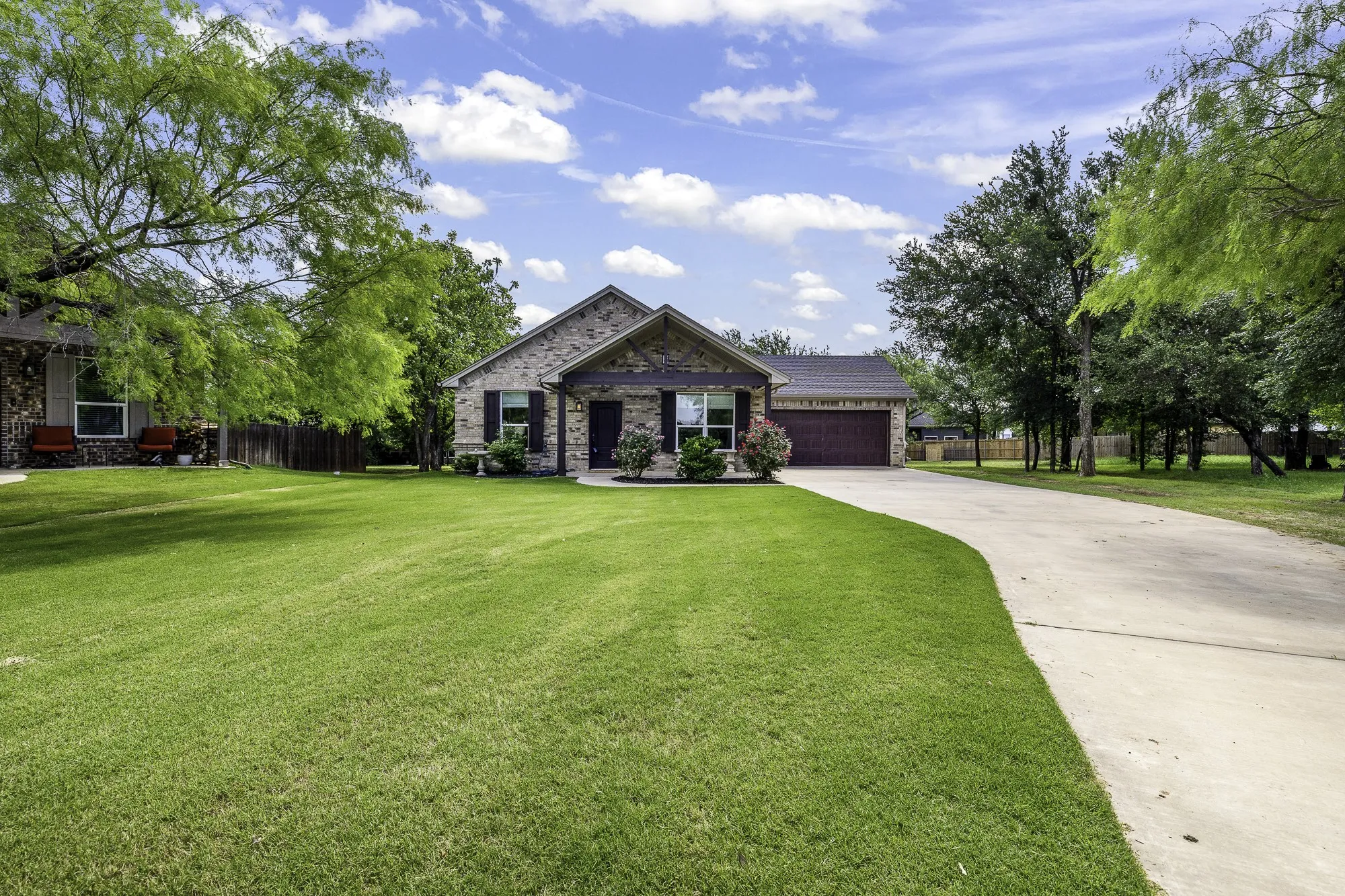 Single Family Residence For Sale in Hood County , 2513 Christine Drive, Granbury, Texas 76048, 3 Bedroom, 2 Bathroom, 2 Garage spaces, 1,581 Sqft, built in 2019, mls#21253986, Real Estate Agent in Granbury, Homes For Sale in Hood county, Homes For Sale in Granbury, Realtor in Granbury Texas, Real Estate Brokerage Independent Realty Texas, Luminita Cordes Realtor